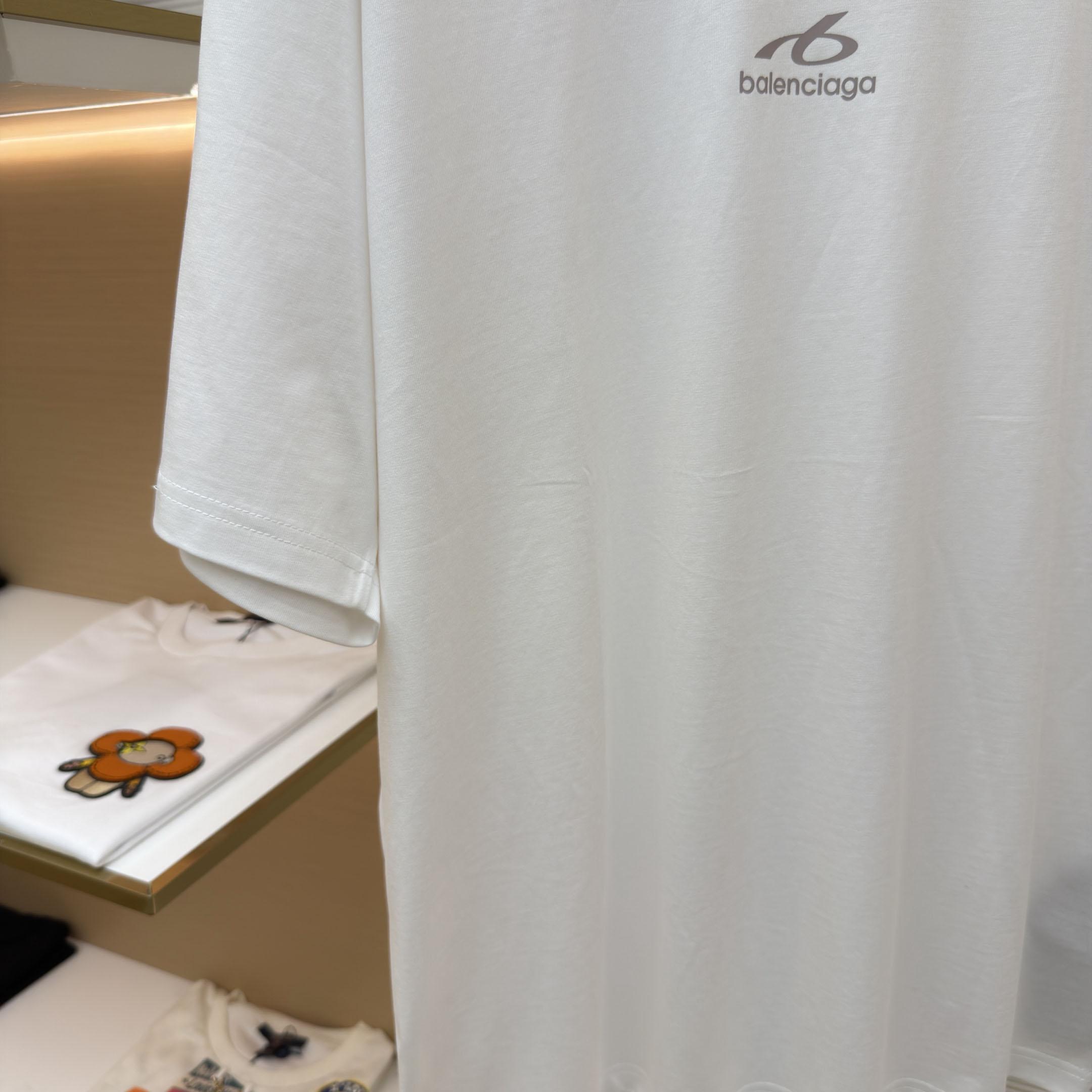 Balenciaga Bodies Medium Fit T-shirt in White - DesignerGu