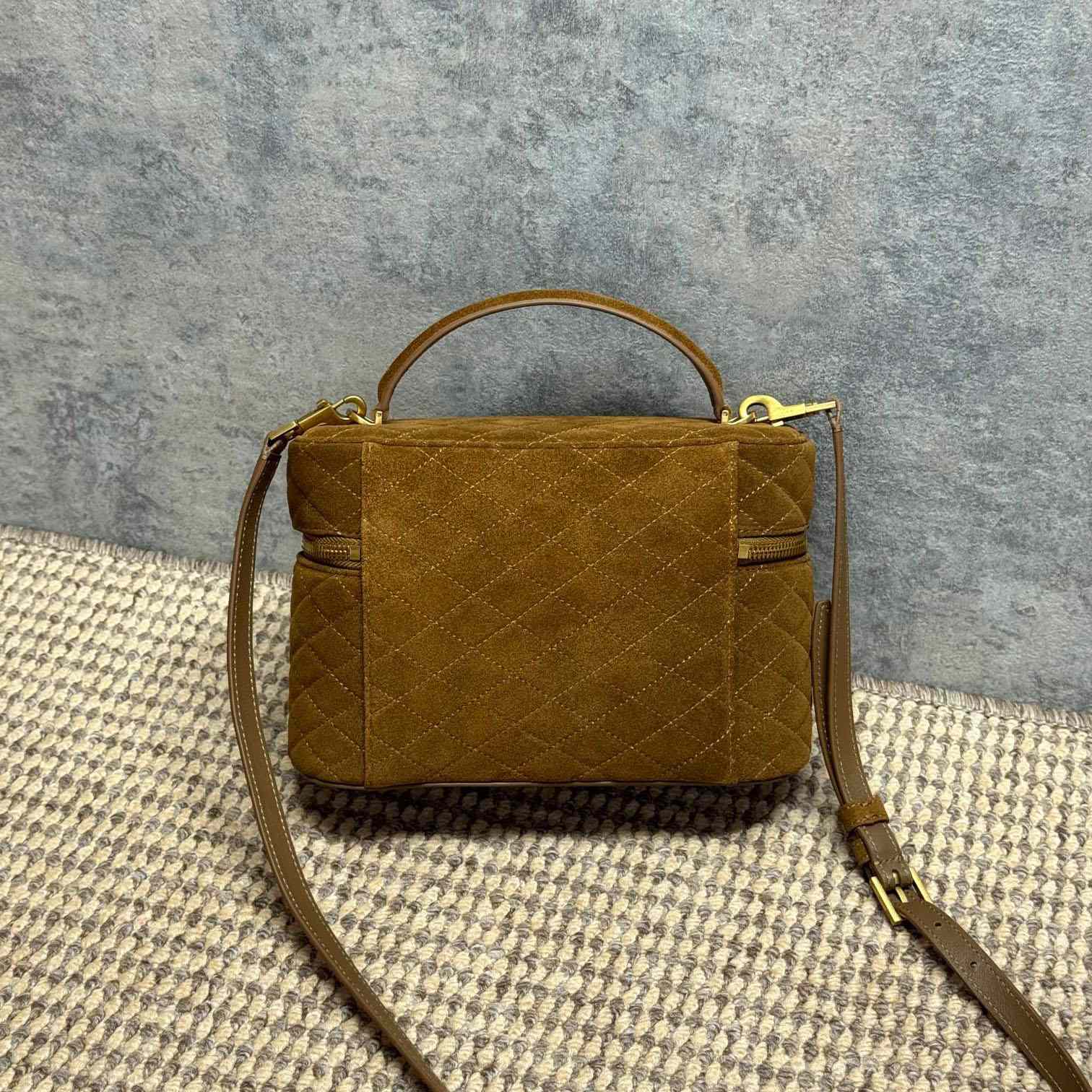 Saint Laurent GABY Vanity large In Suede - DesignerGu