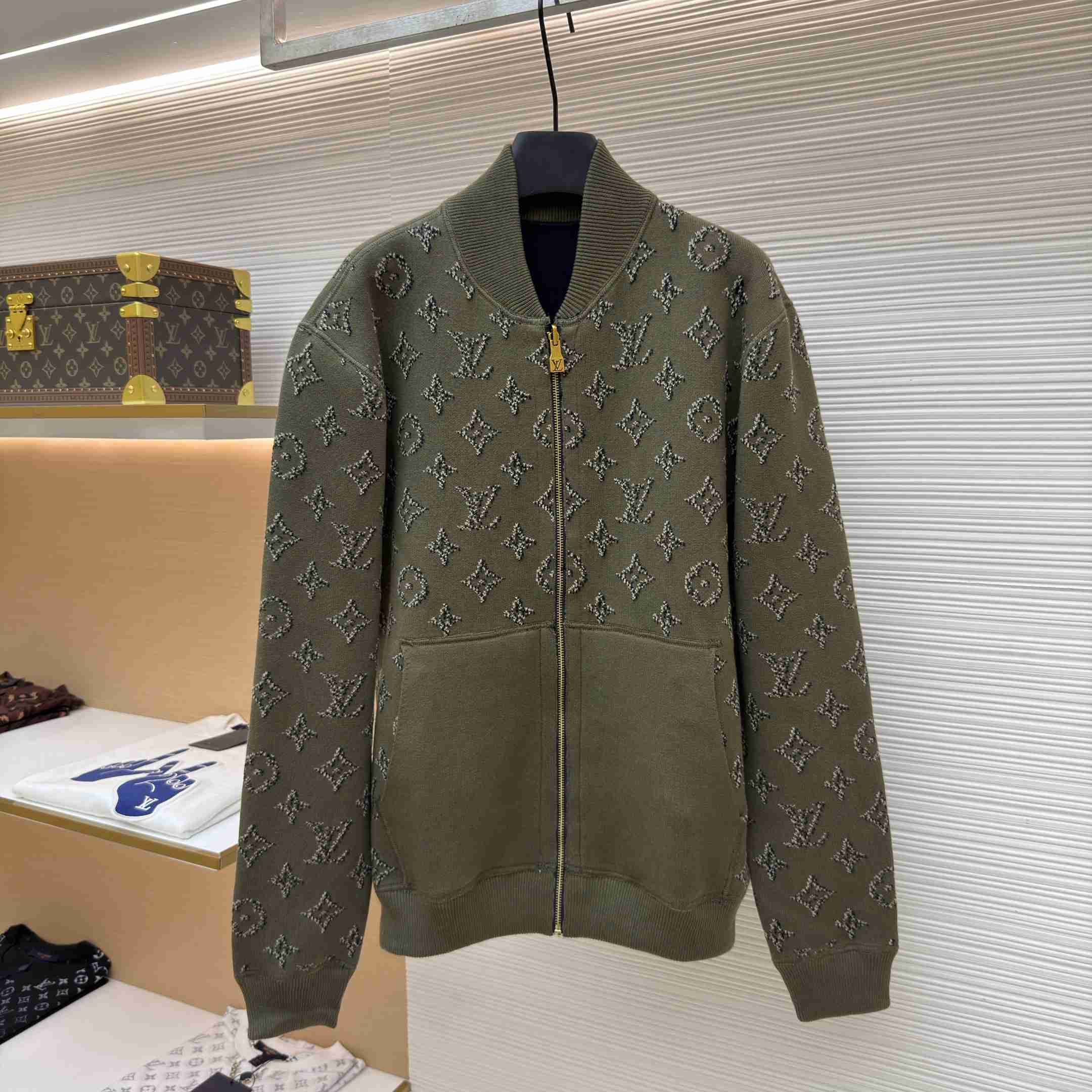 Louis Vuitton Reversible Monogram Jacquard Bomber 1AKLY9 - DesignerGu