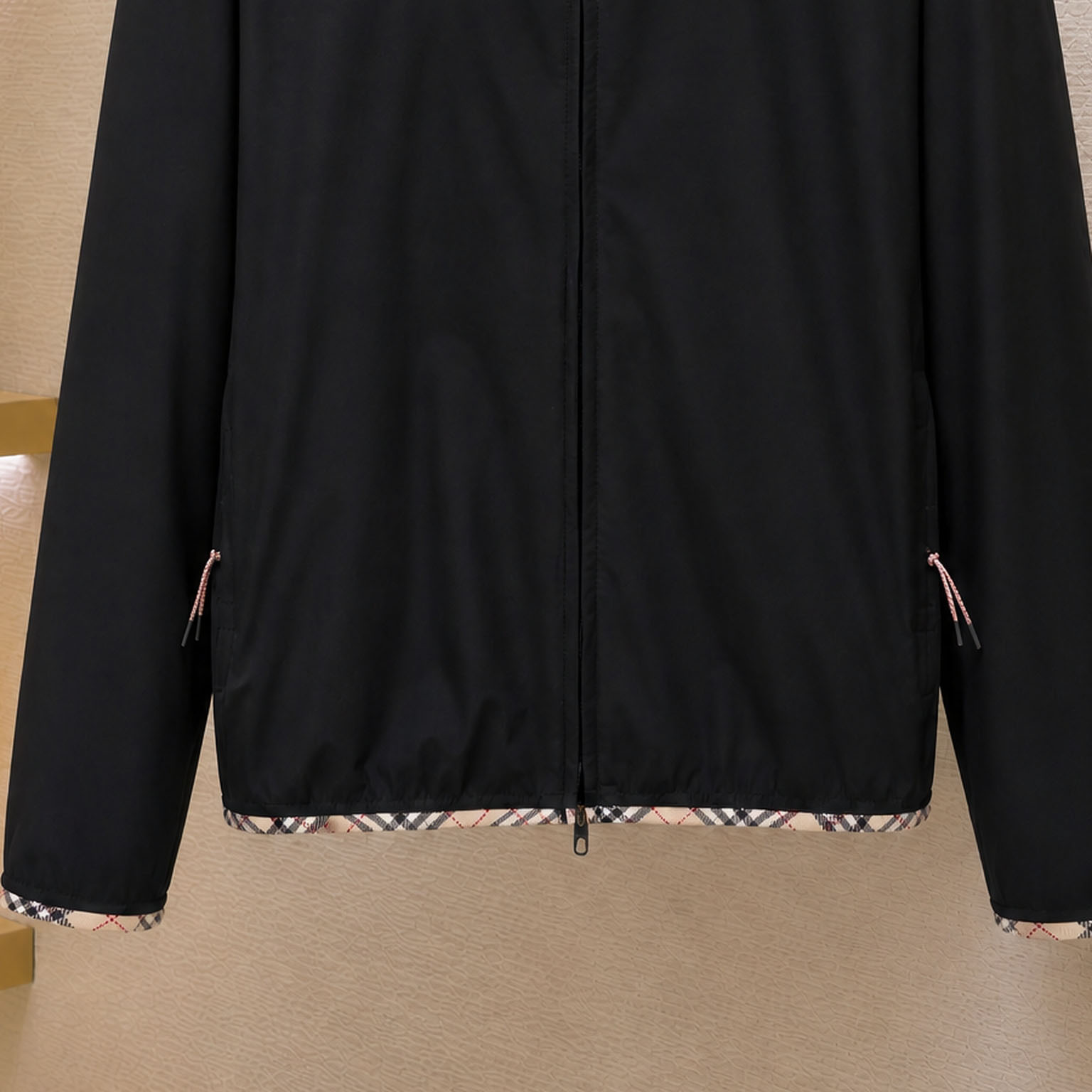 Burberry Nylon Hooded Jacket - DesignerGu