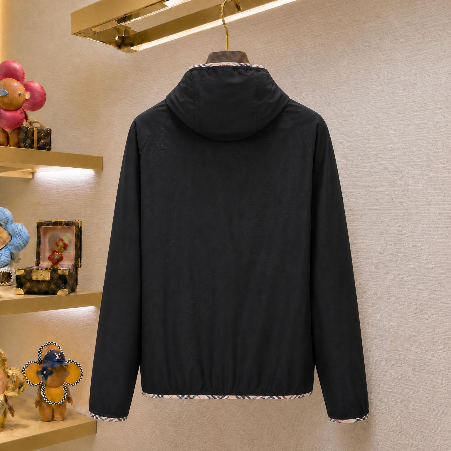 Burberry Nylon Hooded Jacket - DesignerGu