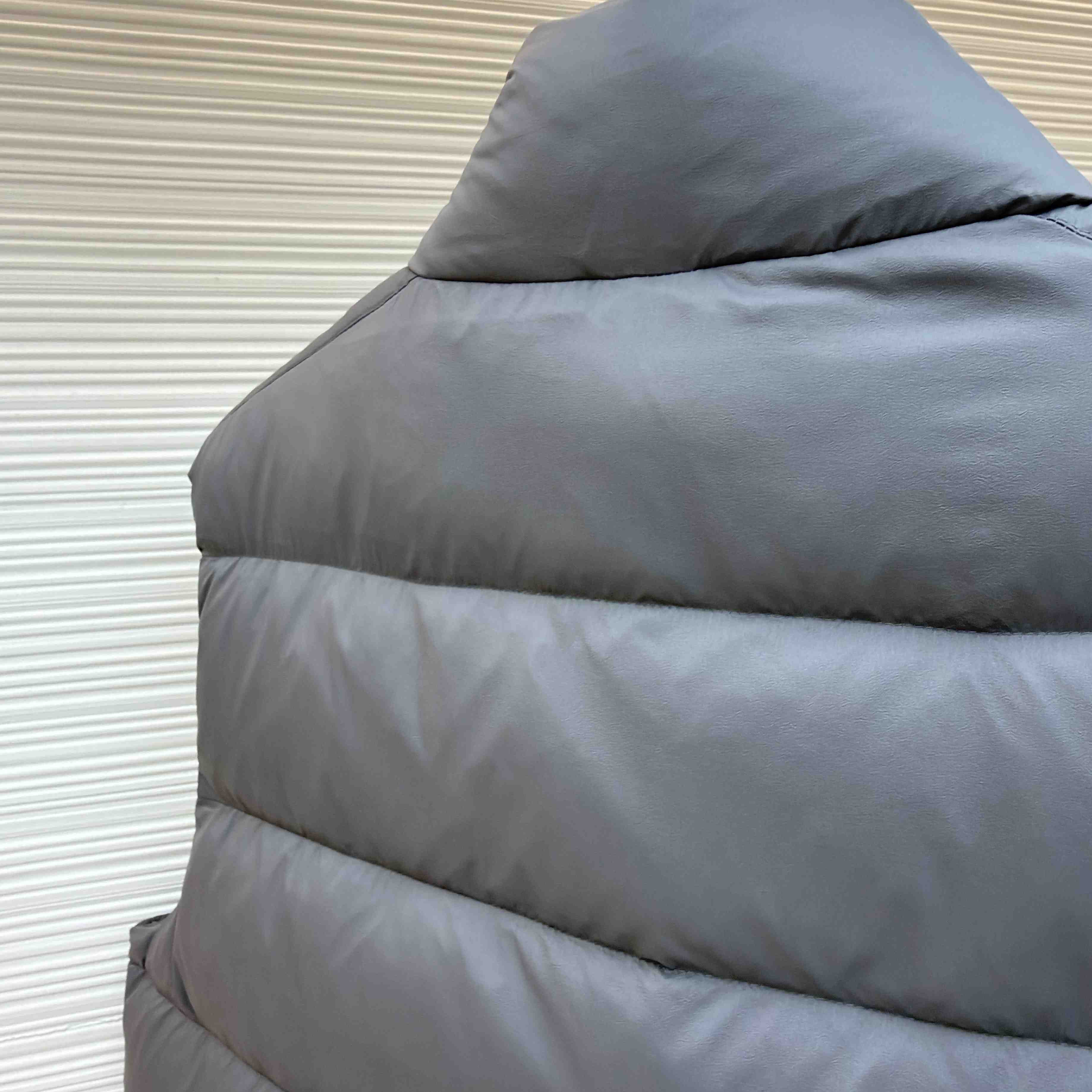 Moncler Tibb Down Gilet - DesignerGu