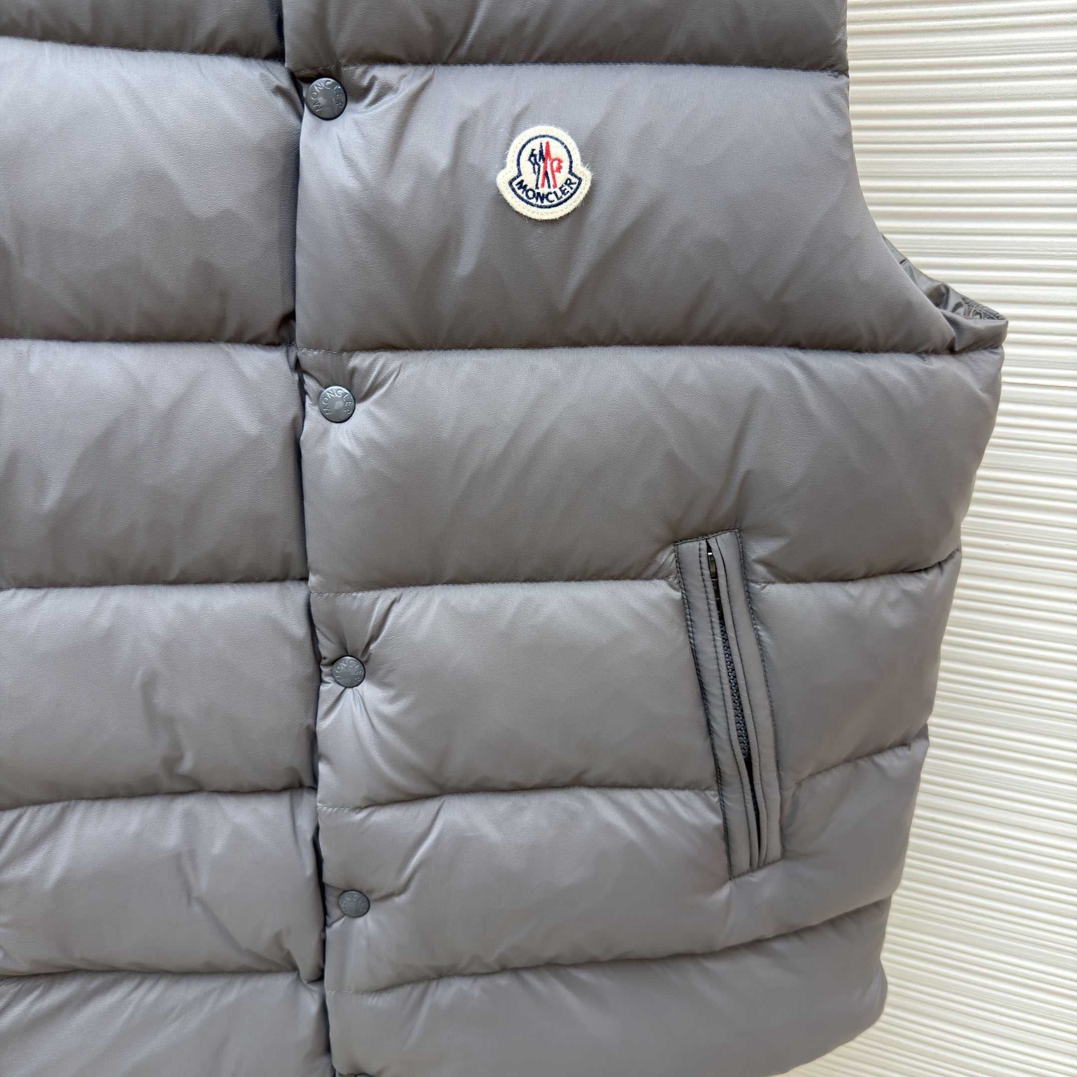 Moncler Tibb Down Gilet - DesignerGu