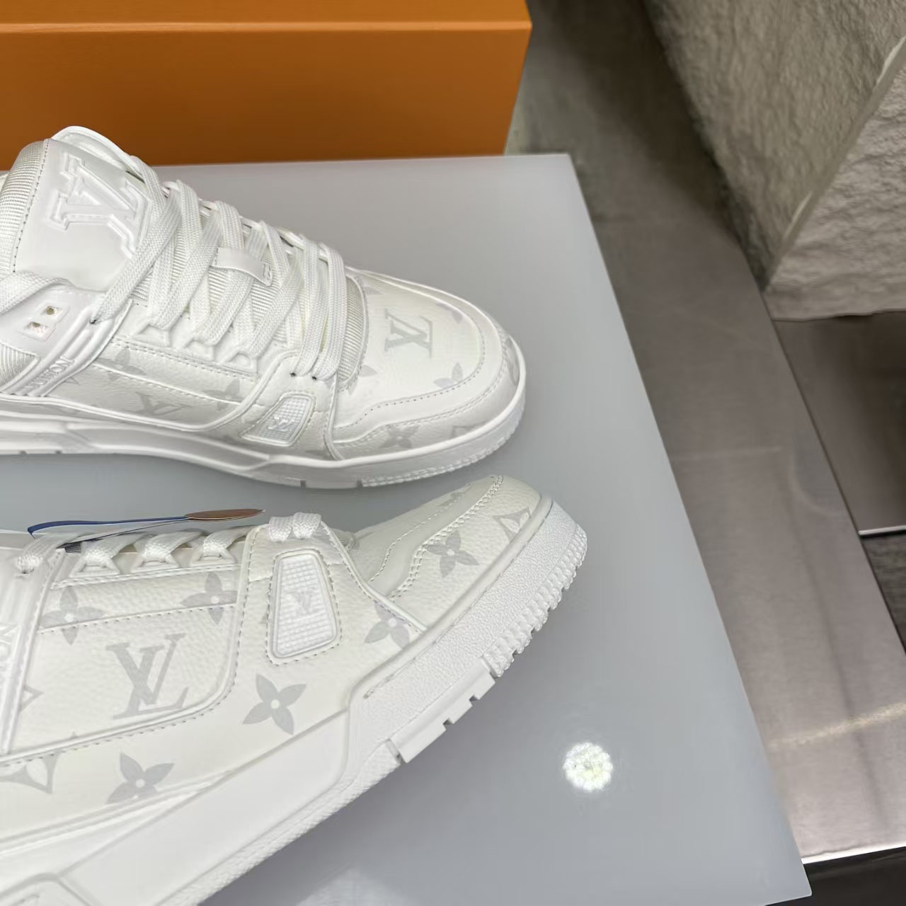 Louis Vuitton LV Trainer Sneaker 1AHDMZ (upon uk size） - DesignerGu
