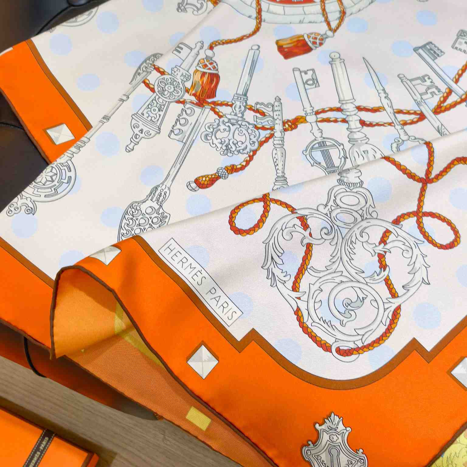 Hermes Les Cles Double Face Scarf 90 - DesignerGu