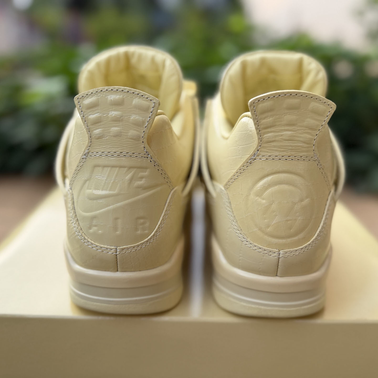 Jordan × J. Balvin Ai1r Jordan 4  IW2872-700 - DesignerGu