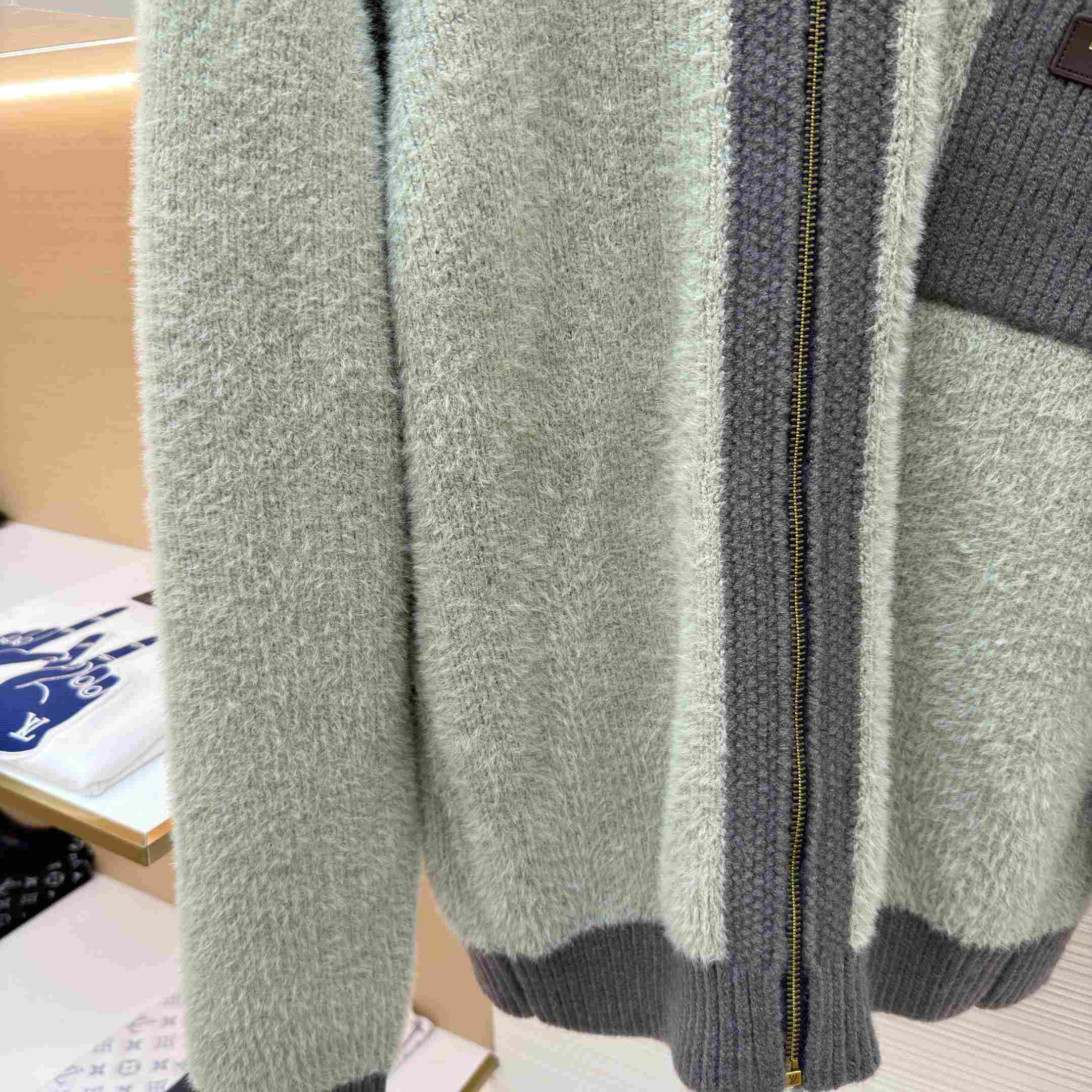 Louis Vuitton Zippered Textured Overshirt 1AKLVI - DesignerGu
