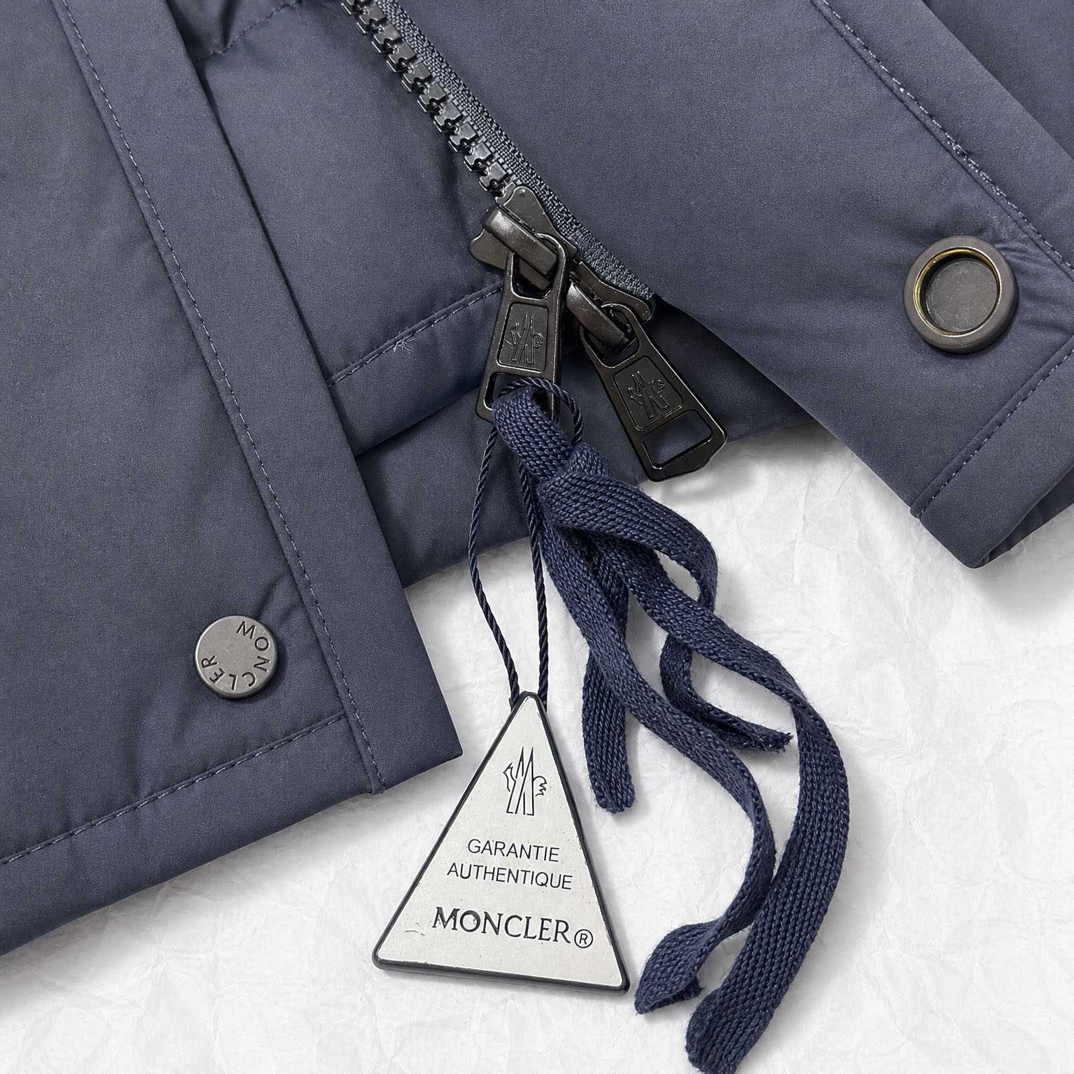 Moncler Zonda Short Down Jacket - DesignerGu