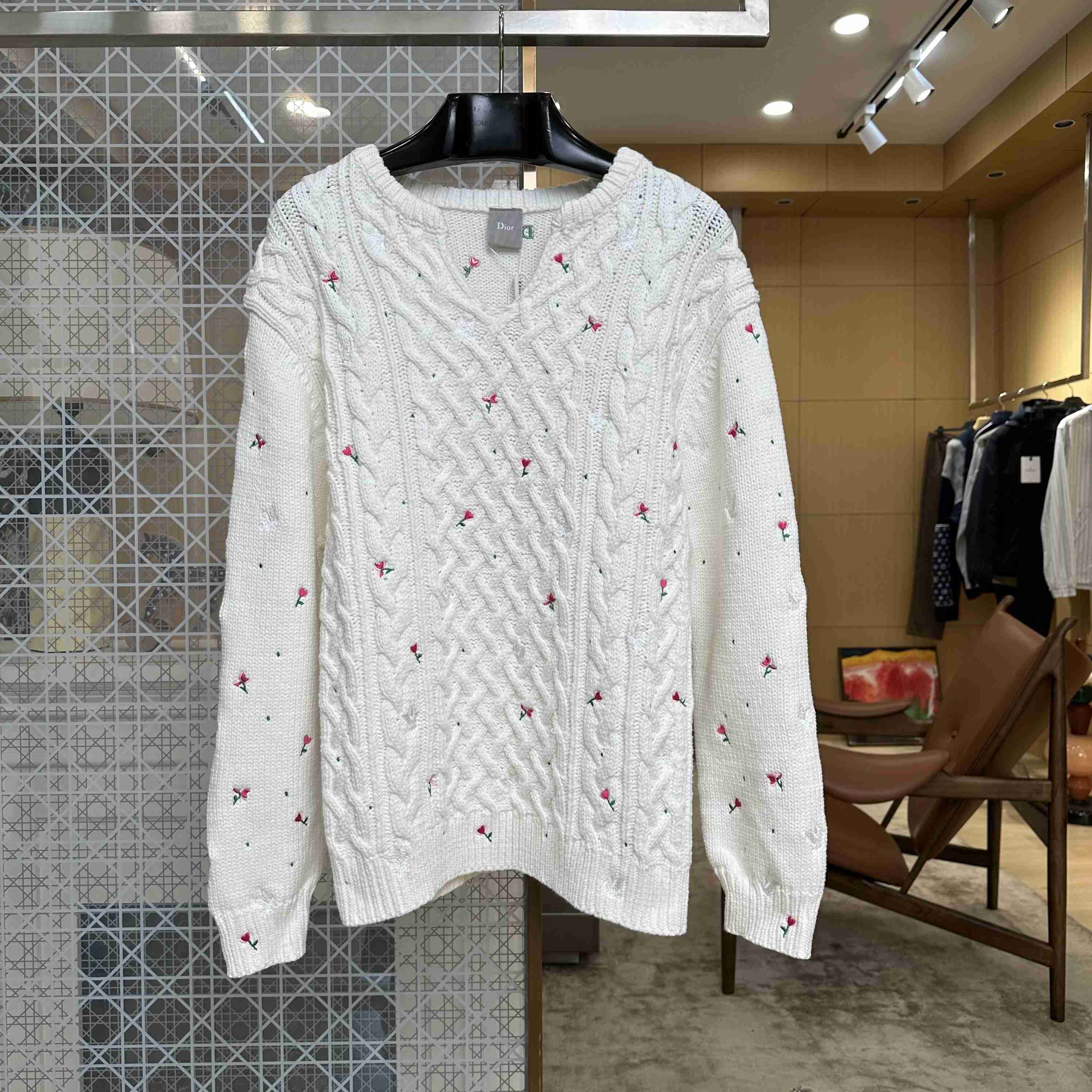 Dior Sweater With Floral Embroidery - DesignerGu