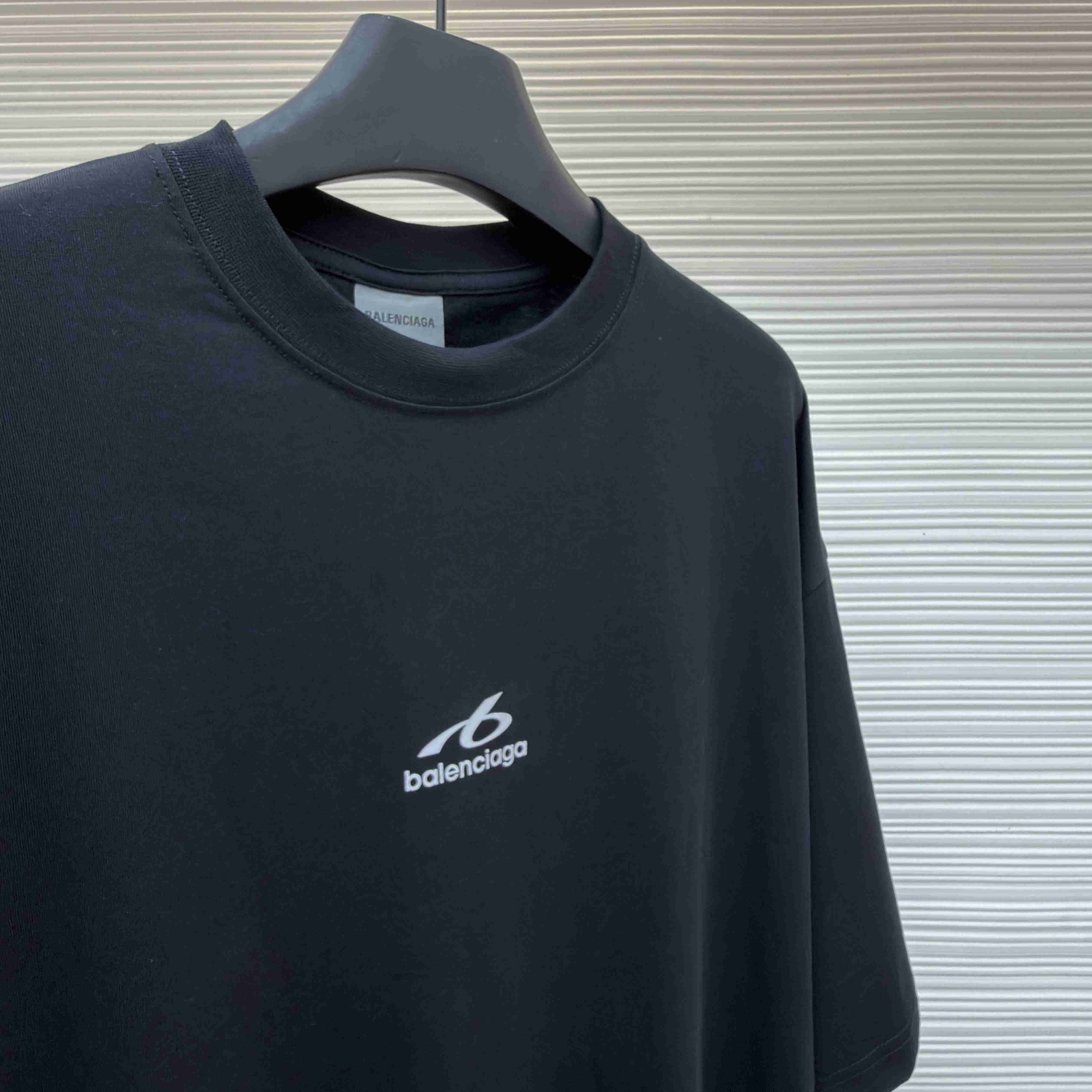 Balenciaga  Bodies Medium Fit T-shirt in Black - DesignerGu