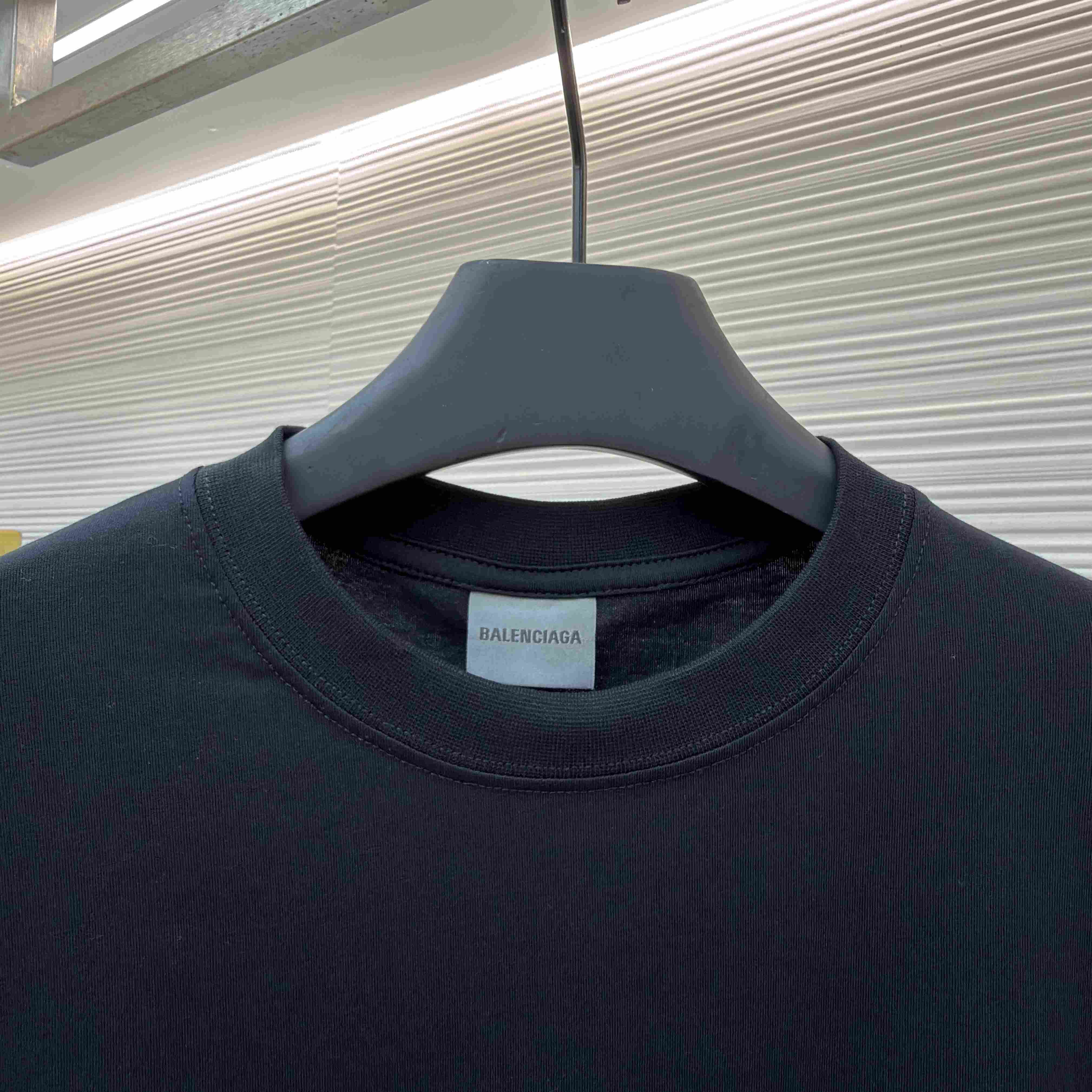 Balenciaga  Bodies Medium Fit T-shirt in Black - DesignerGu