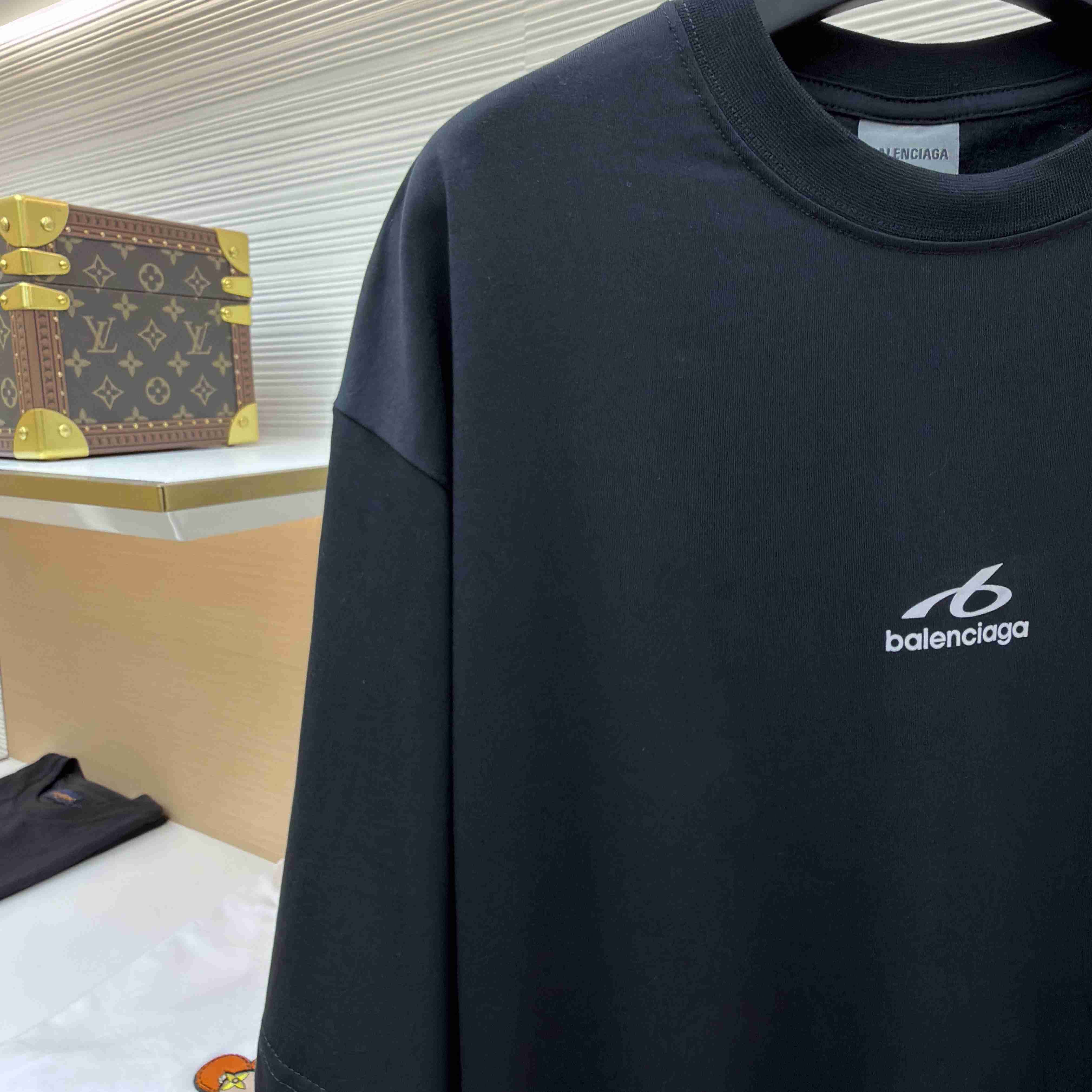 Balenciaga  Bodies Medium Fit T-shirt in Black - DesignerGu