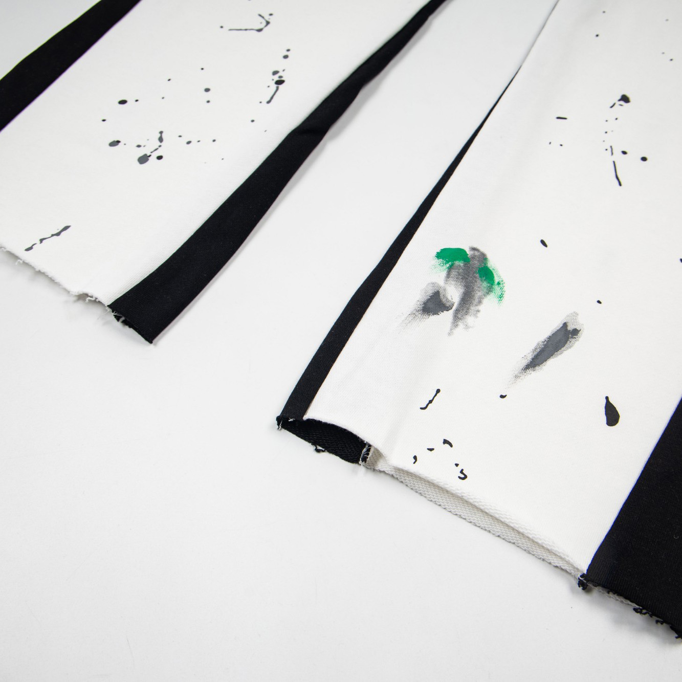 Gallery Dept. Logo Flare Sweatpants - DesignerGu