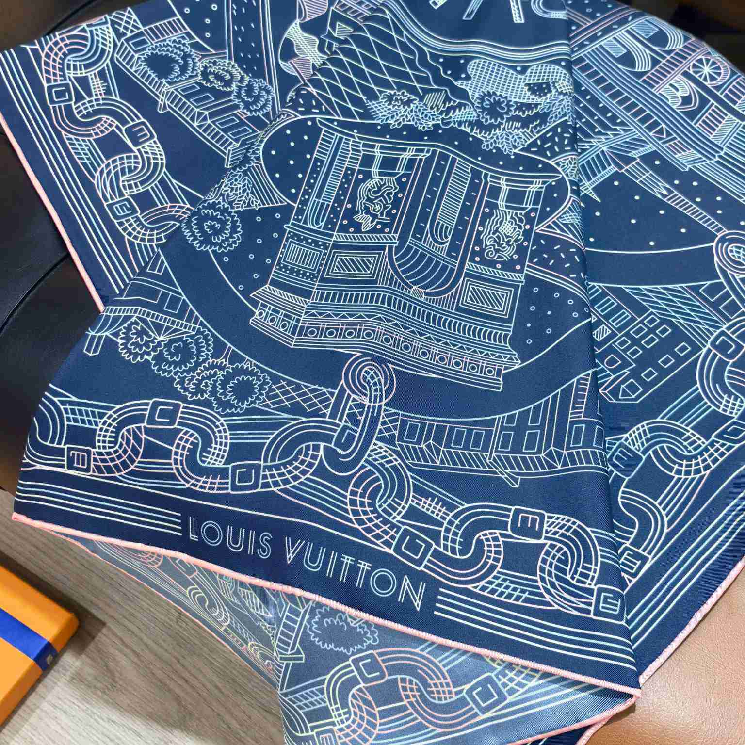 Louis Vuitton Promenade Parisienne Square 90 M98830 - DesignerGu