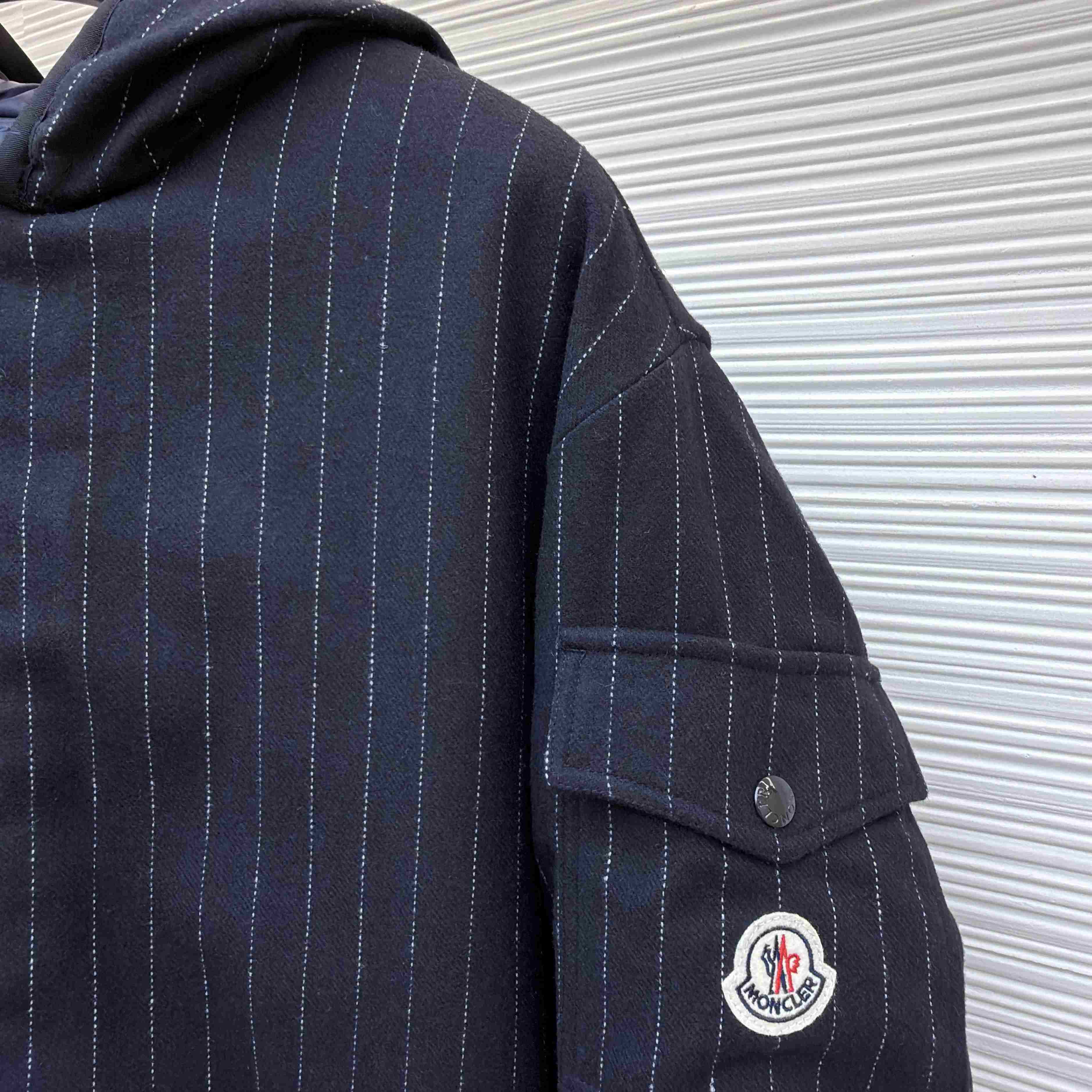Moncler Ceze Reversible Hooded Short Jacket - DesignerGu
