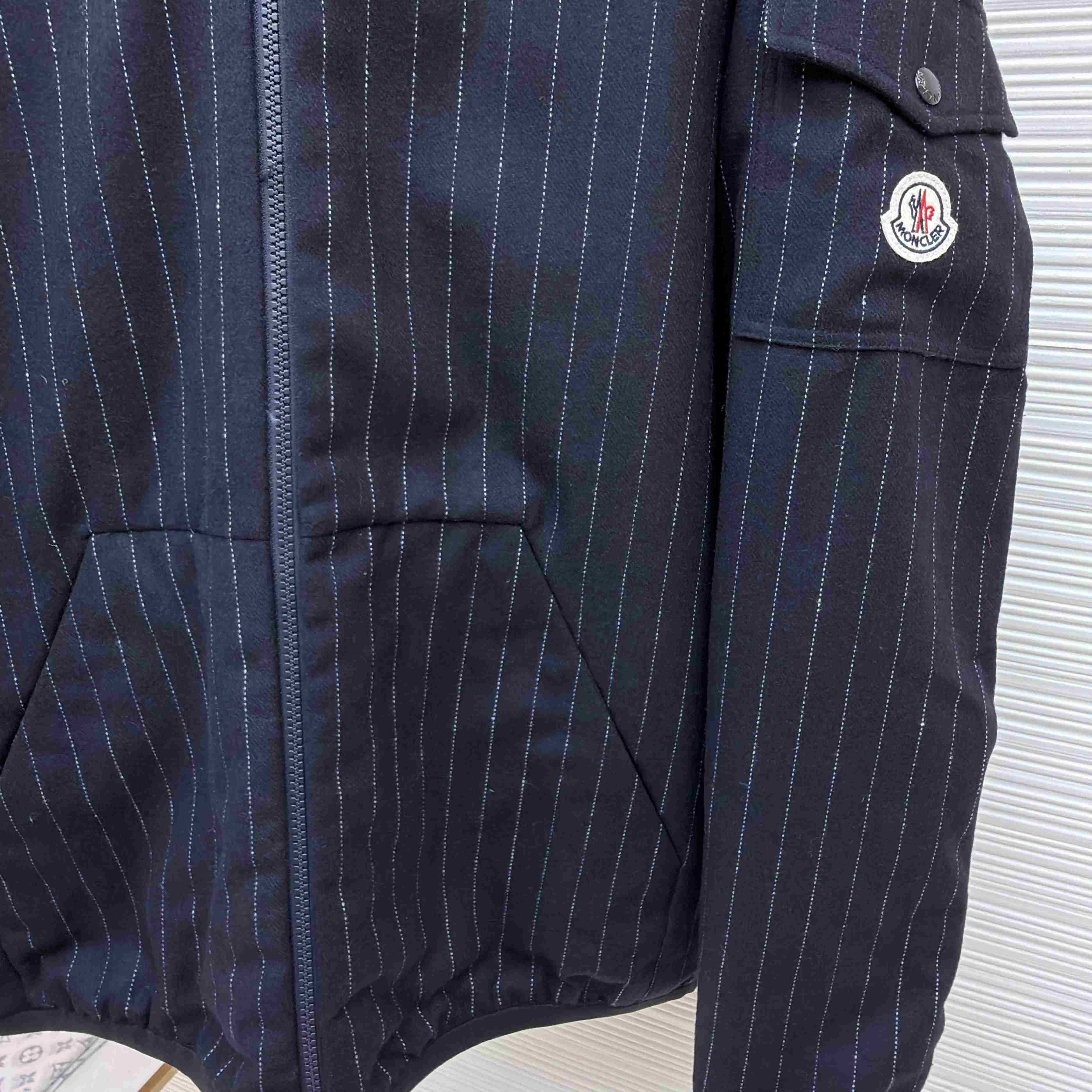 Moncler Ceze Reversible Hooded Short Jacket - DesignerGu
