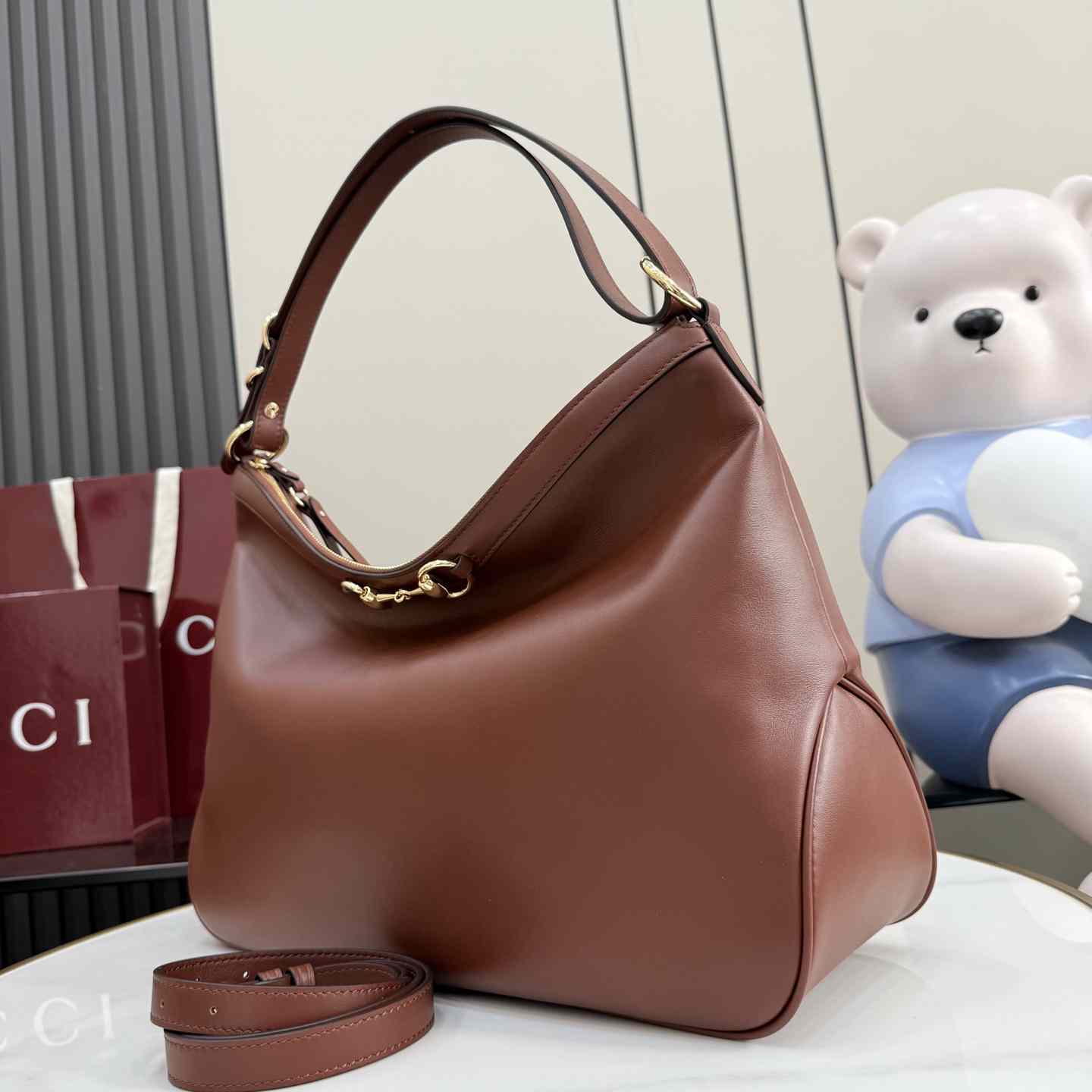 Gucci Starlet Large Shoulder Bag A00CI2 - DesignerGu