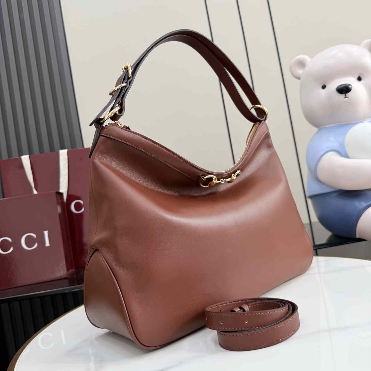 Gucci Starlet Large Shoulder Bag A00CI2 - DesignerGu