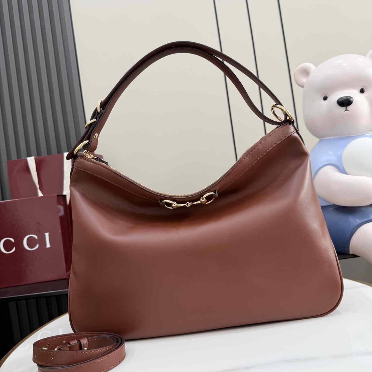 Gucci Starlet Large Shoulder Bag A00CI2 - DesignerGu