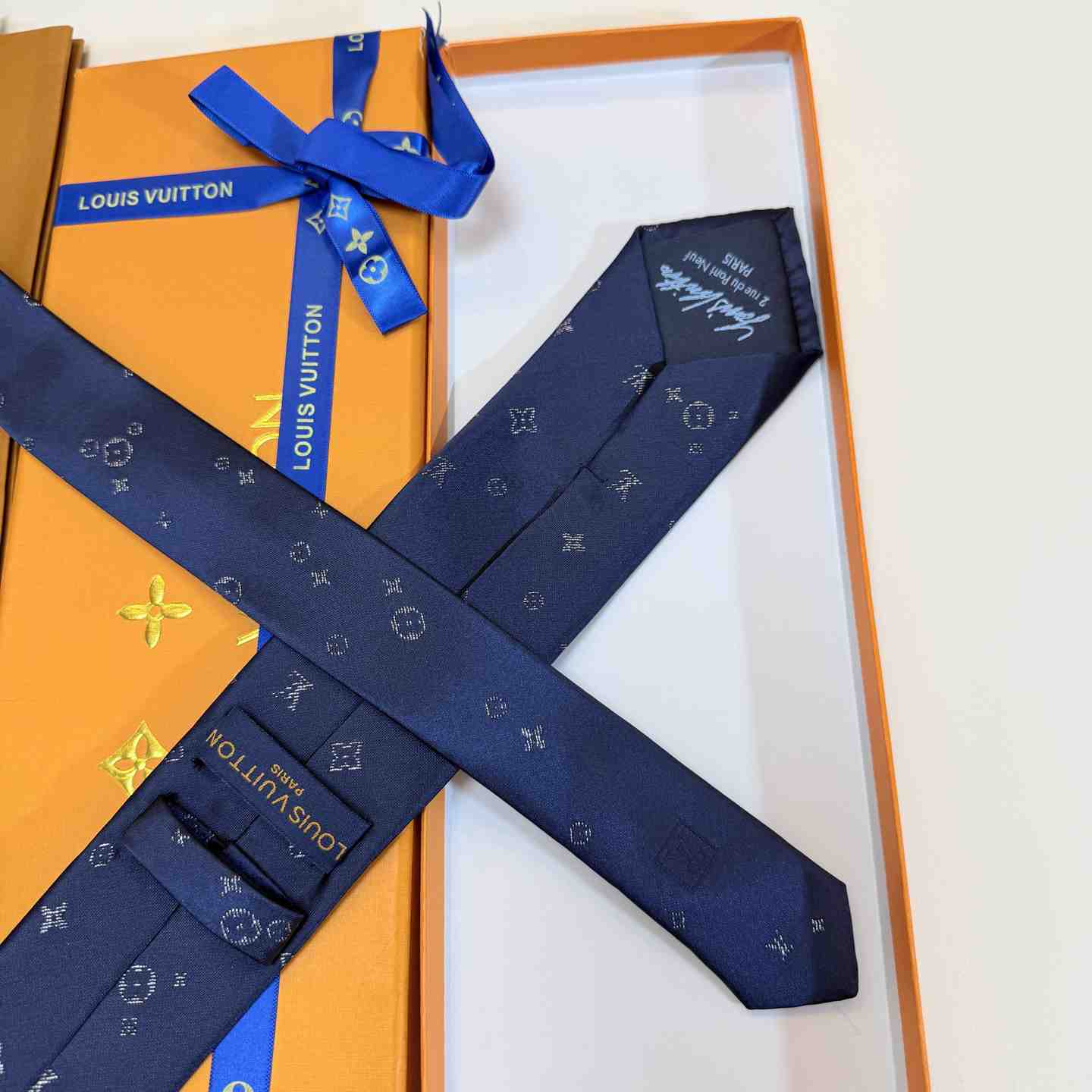 Louis Vuitton LV Starry Night Tie M9A448 - DesignerGu