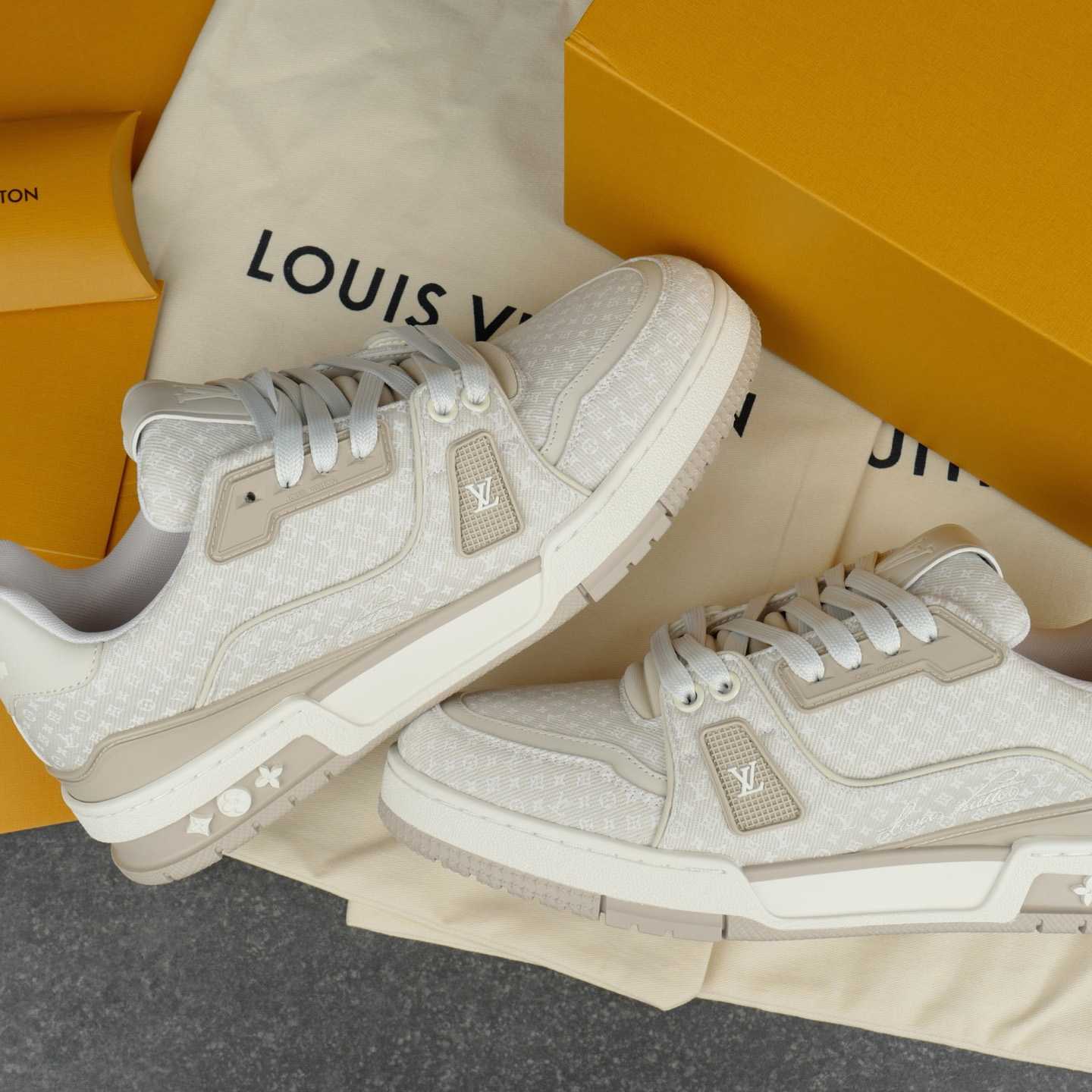 Louis Vuitton LV Trainer Sneaker 1AKQ4W - DesignerGu