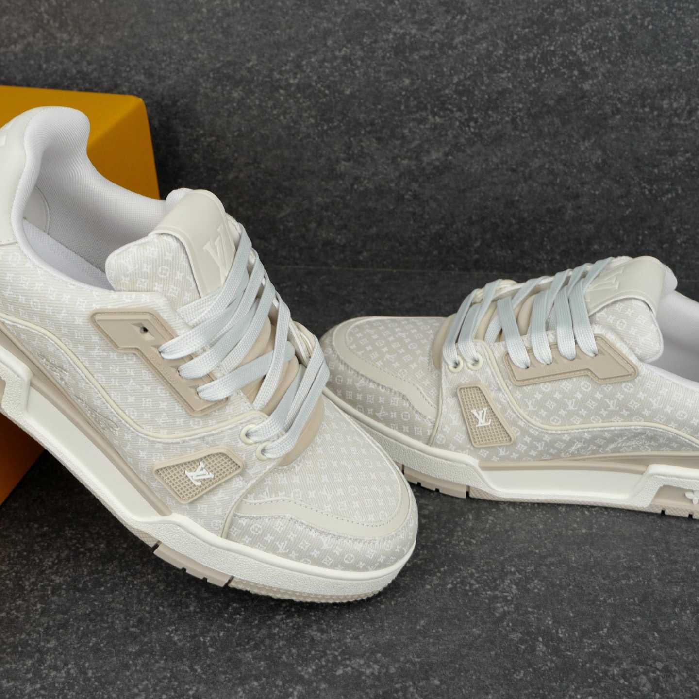 Louis Vuitton LV Trainer Sneaker 1AKQ4W - DesignerGu