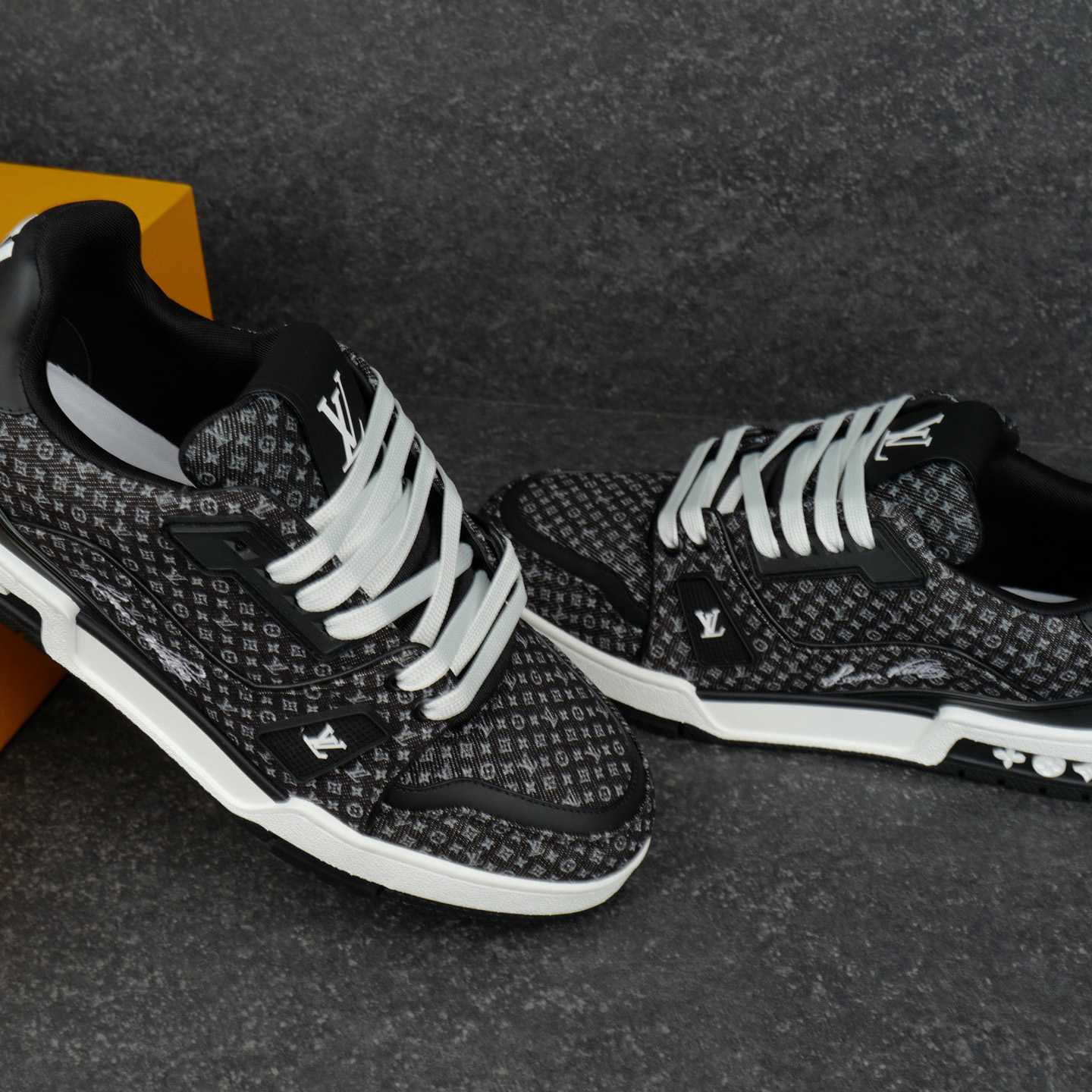 Louis Vuitton LV Trainer Sneaker 1AKPC9 - DesignerGu
