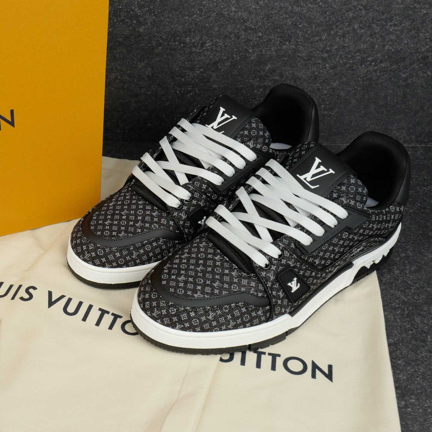 Louis Vuitton LV Trainer Sneaker 1AKPC9 - DesignerGu