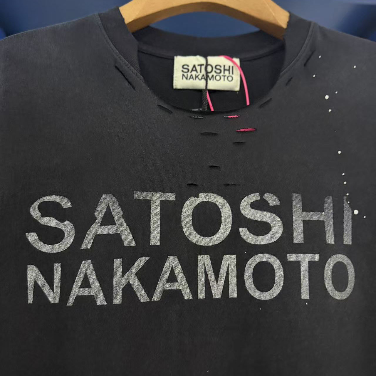 Satoshi Nakamoto - Luke Distressed Logo-Print Cotton-Jersey T-Shirt  - DesignerGu