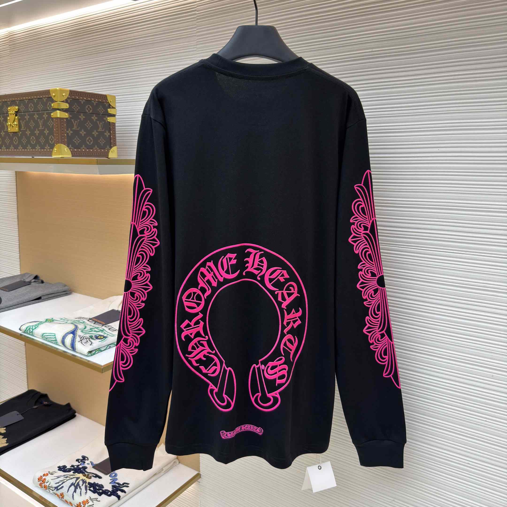 Chrome Hearts  Pink Horseshoe Black Long Sleeve Tee - DesignerGu