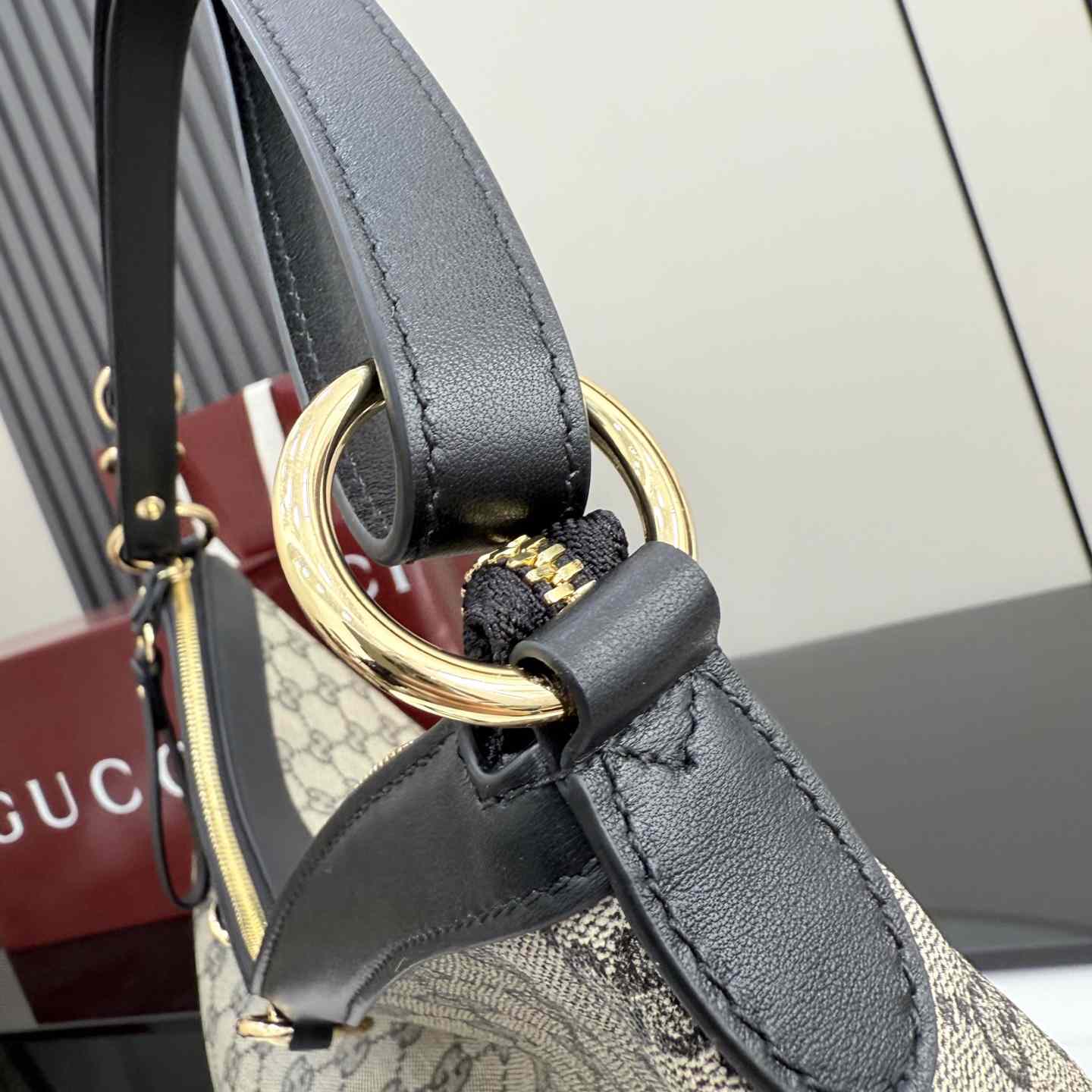 Gucci Starlet Large Shoulder Bag A00CI2 - DesignerGu