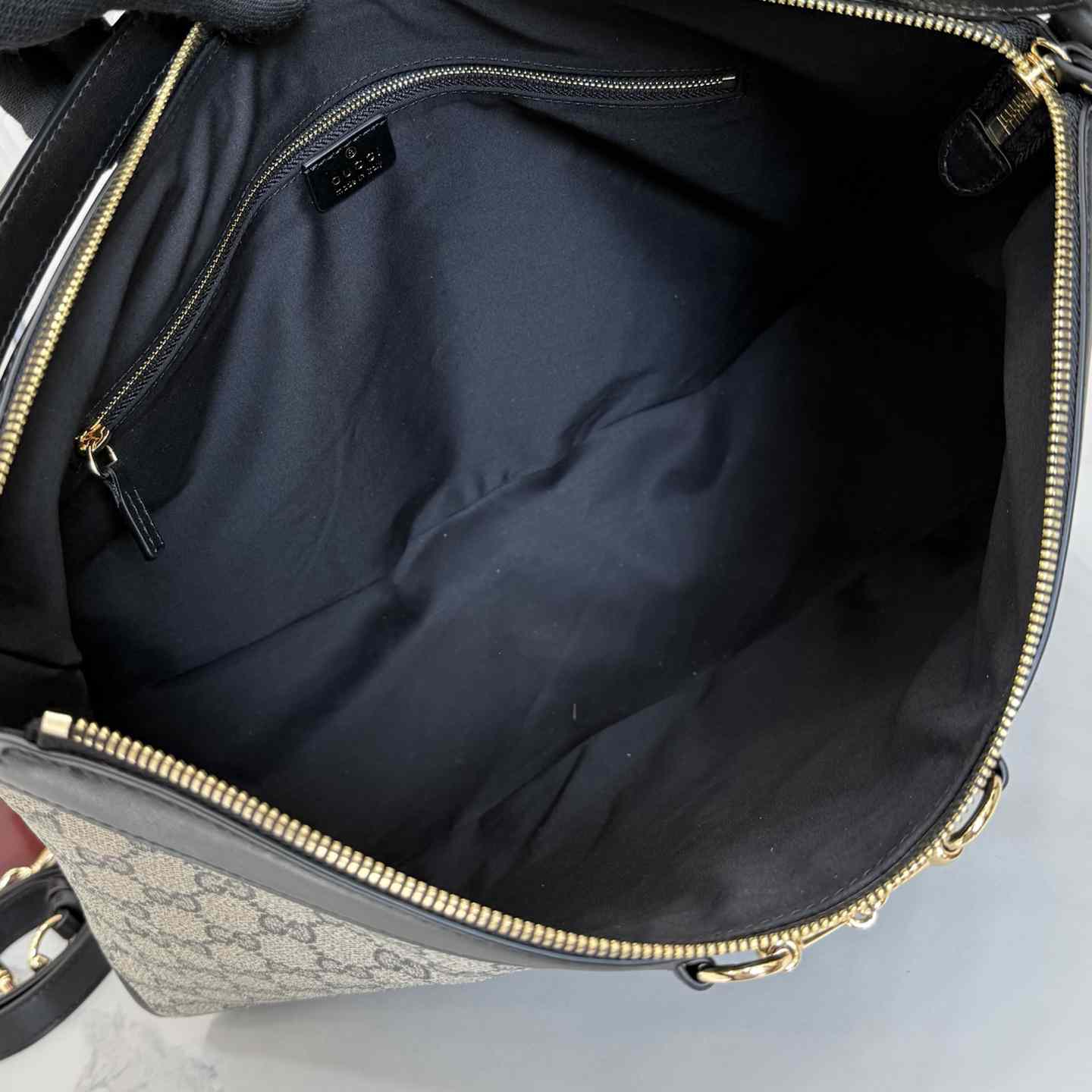 Gucci Starlet Large Shoulder Bag A00CI2 - DesignerGu