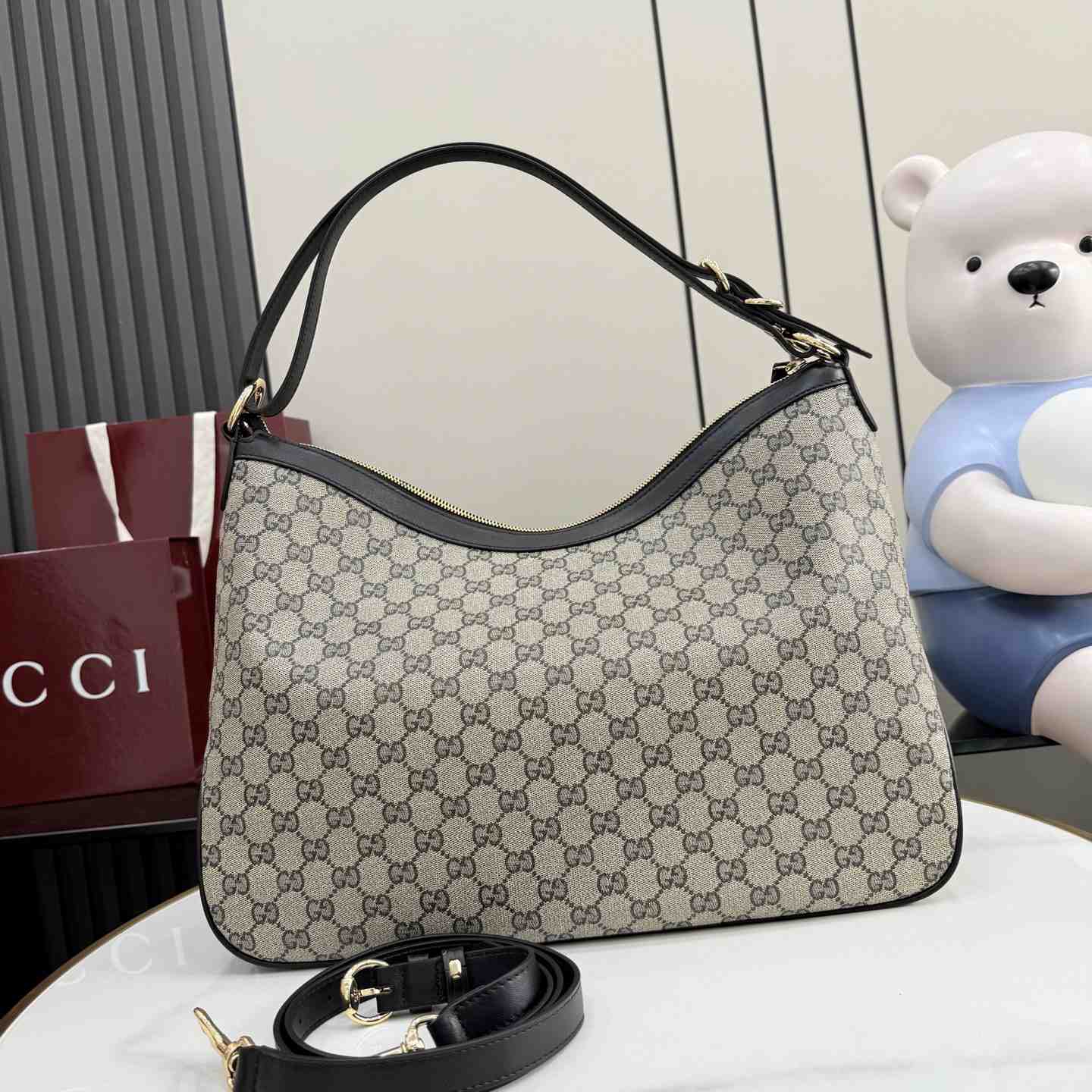 Gucci Starlet Large Shoulder Bag A00CI2 - DesignerGu