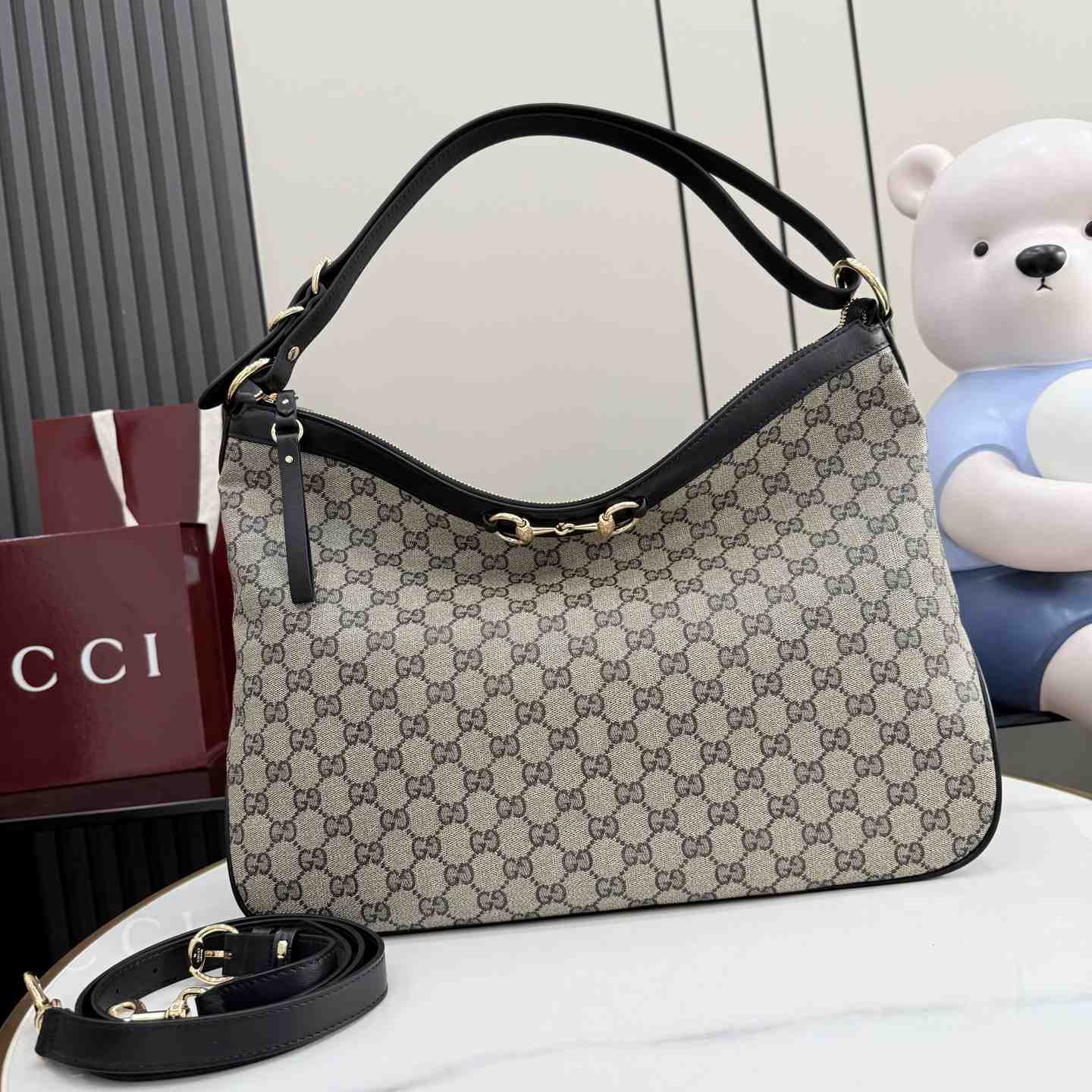 Gucci Starlet Large Shoulder Bag A00CI2 - DesignerGu