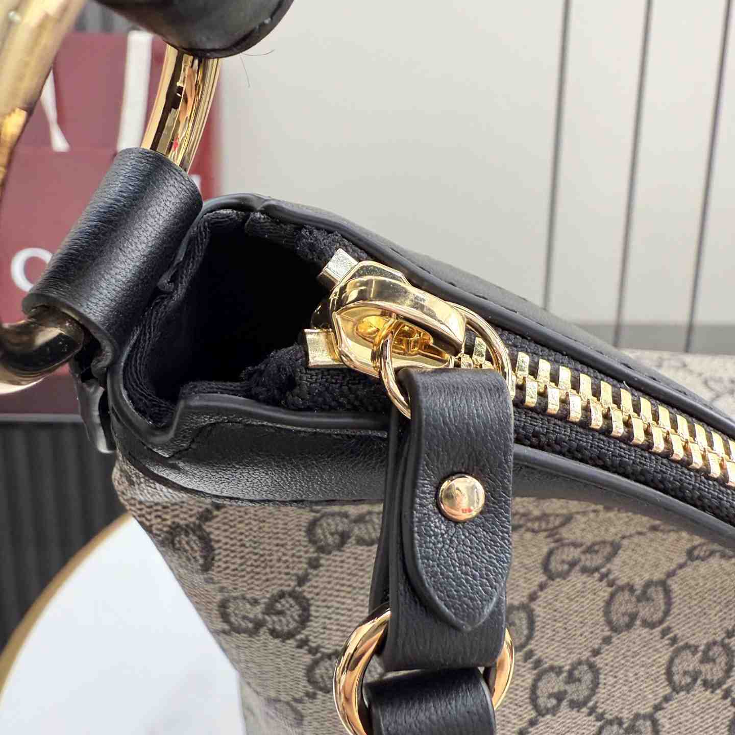 Gucci Starlet Large Shoulder Bag A00CI2 - DesignerGu
