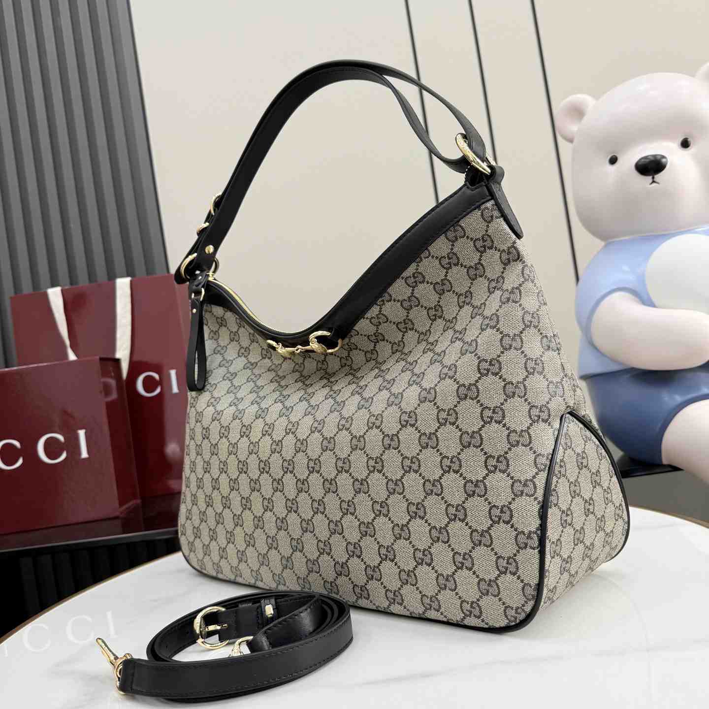 Gucci Starlet Large Shoulder Bag A00CI2 - DesignerGu