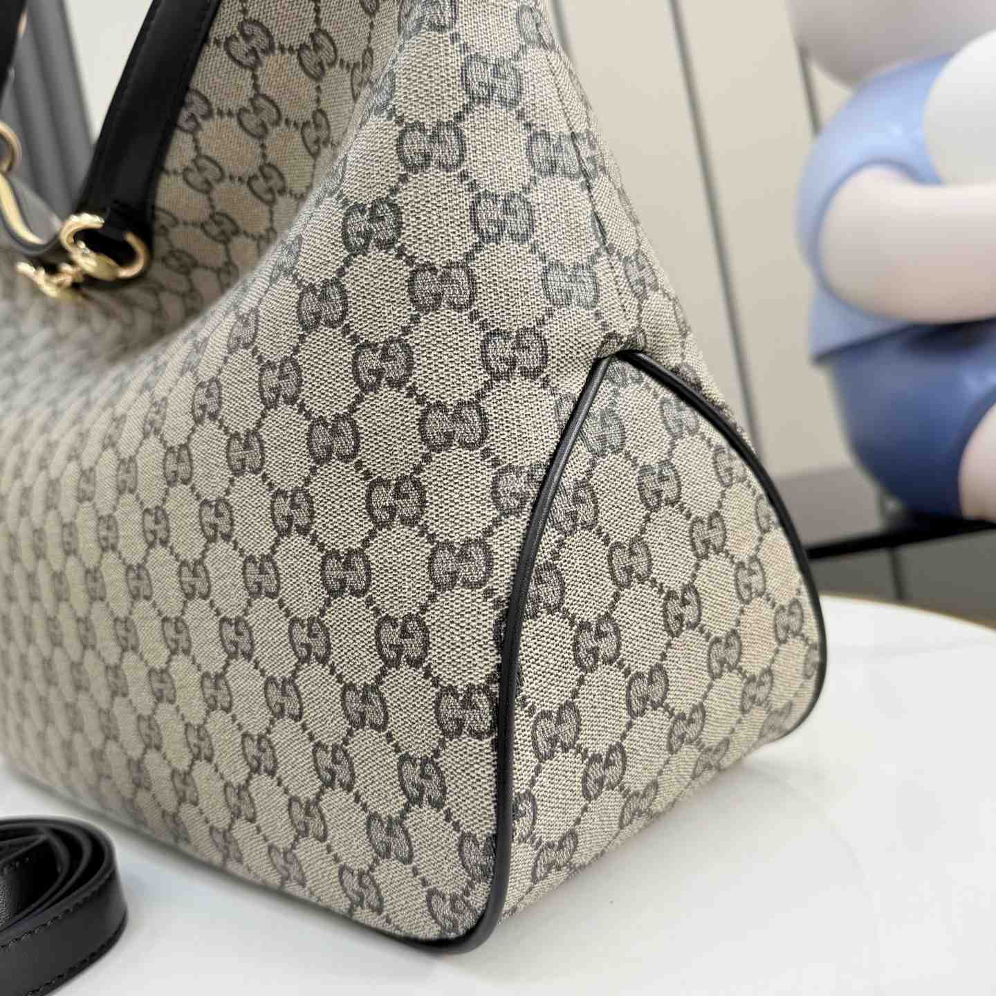 Gucci Starlet Large Shoulder Bag A00CI2 - DesignerGu