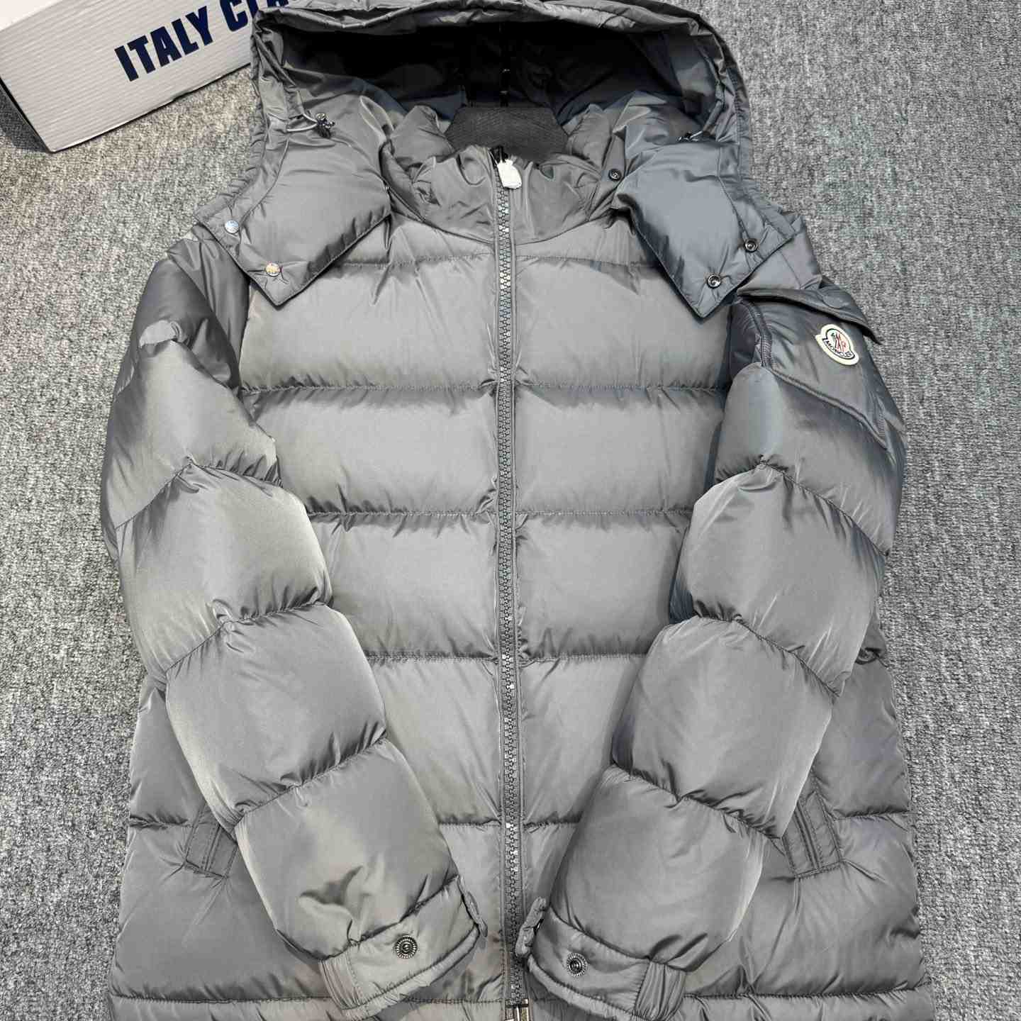 Moncler Maya Matte Short Down Jacket - DesignerGu