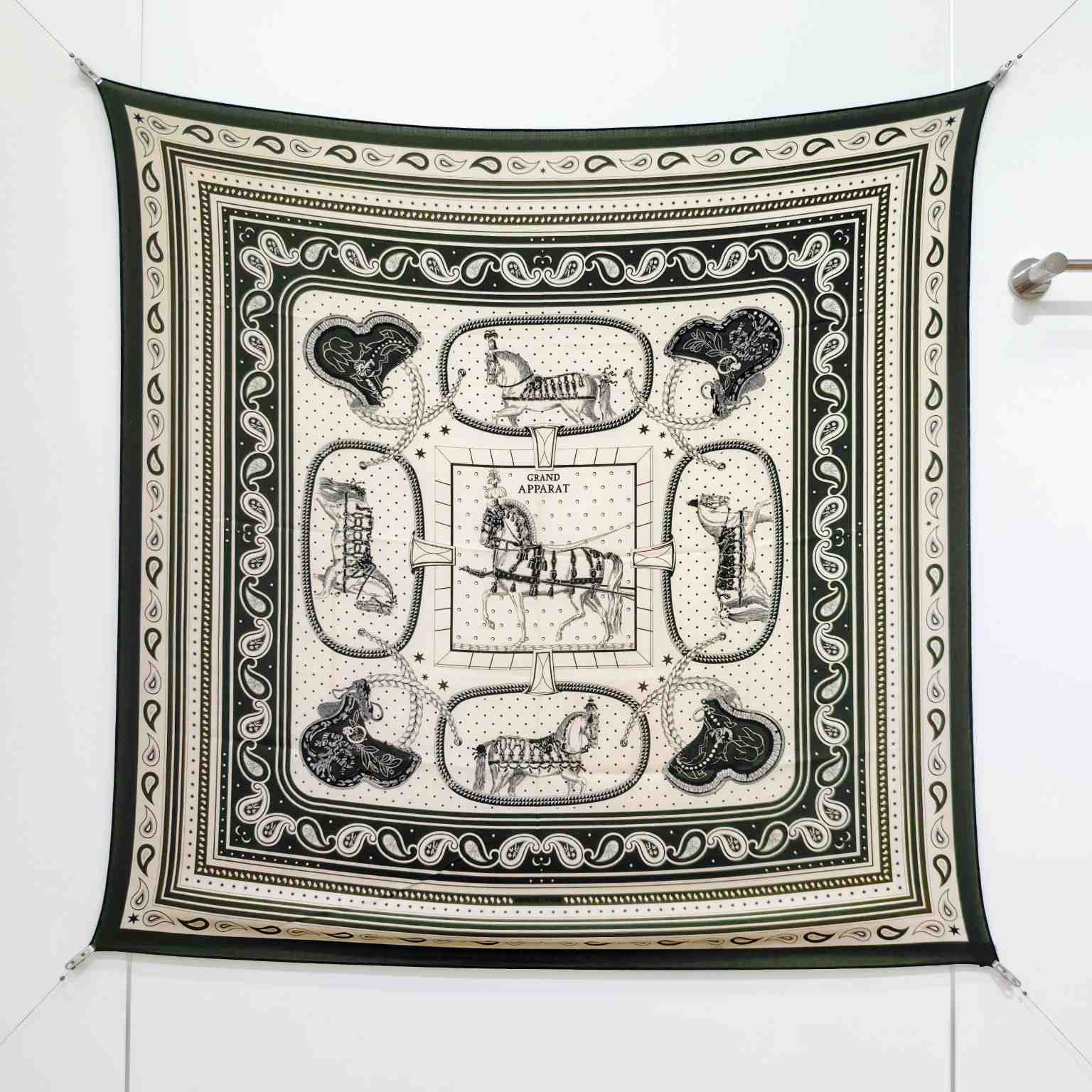 Hermes Grand Apparat Bandana Shawl 140 - DesignerGu