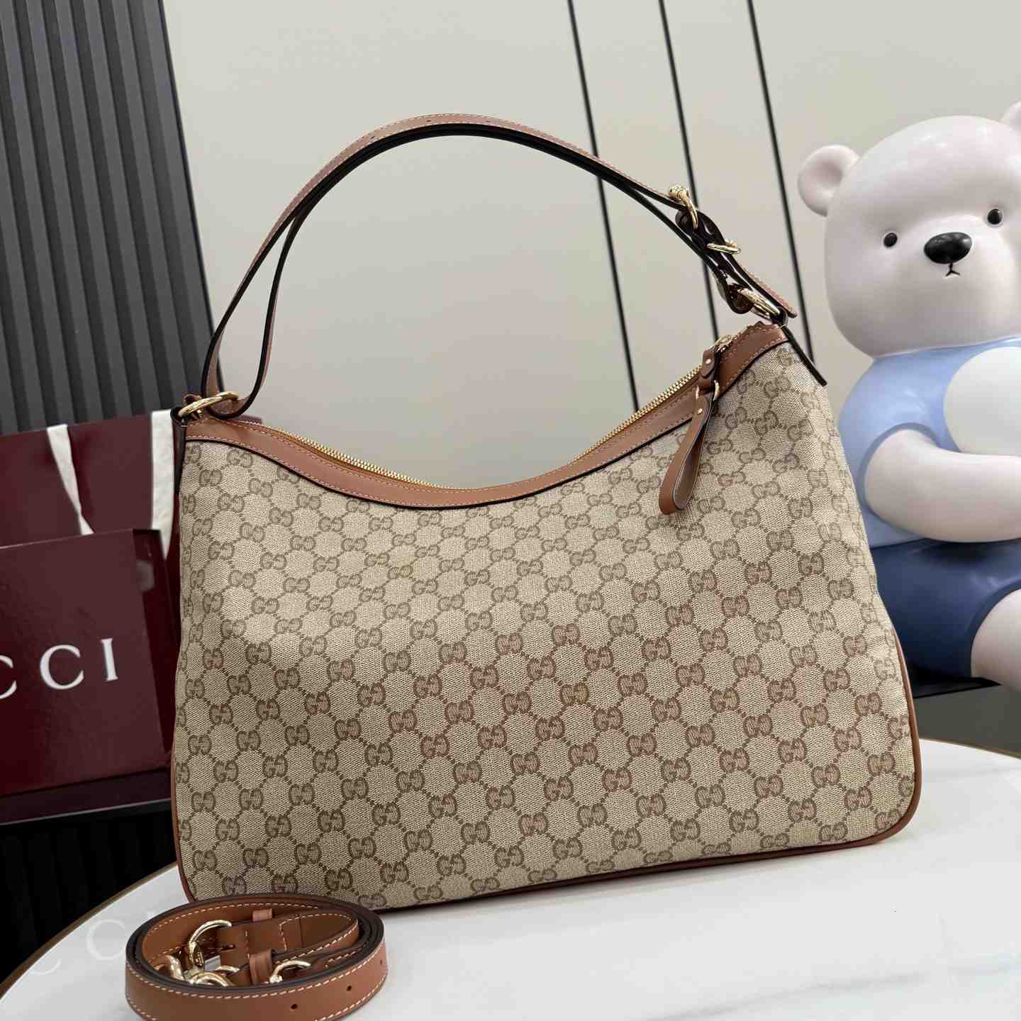Gucci Starlet Large Shoulder Bag A00CI2 - DesignerGu