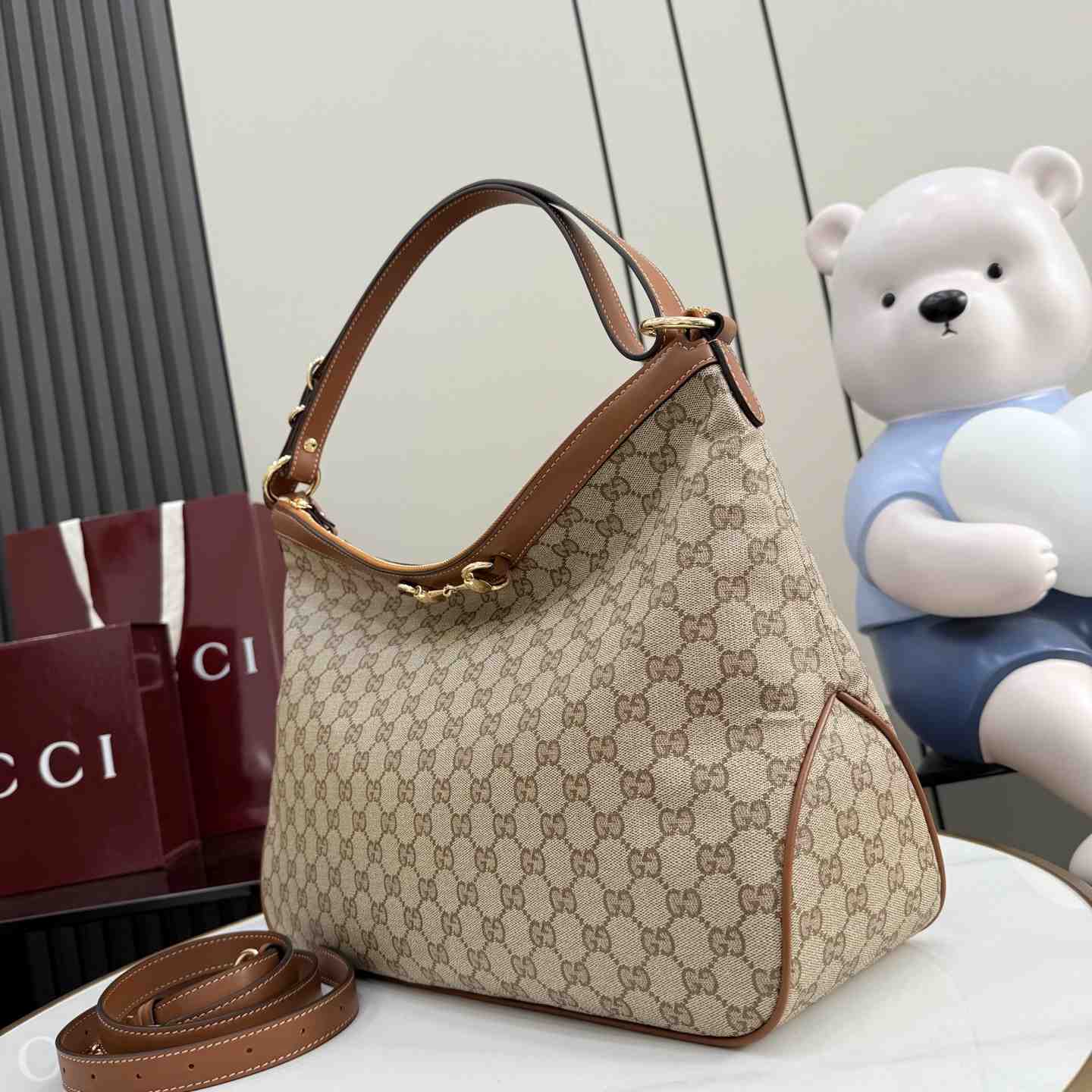 Gucci Starlet Large Shoulder Bag A00CI2 - DesignerGu