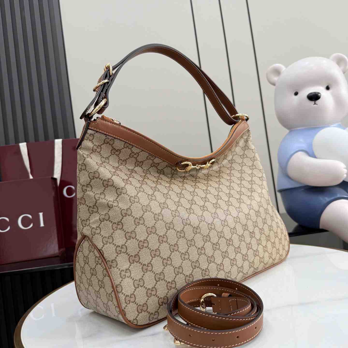 Gucci Starlet Large Shoulder Bag A00CI2 - DesignerGu
