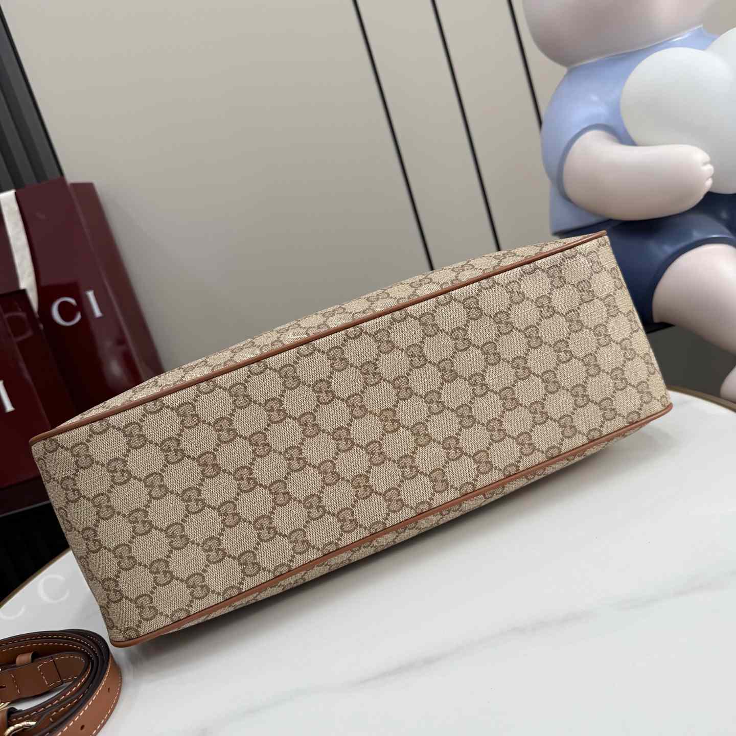 Gucci Starlet Large Shoulder Bag A00CI2 - DesignerGu
