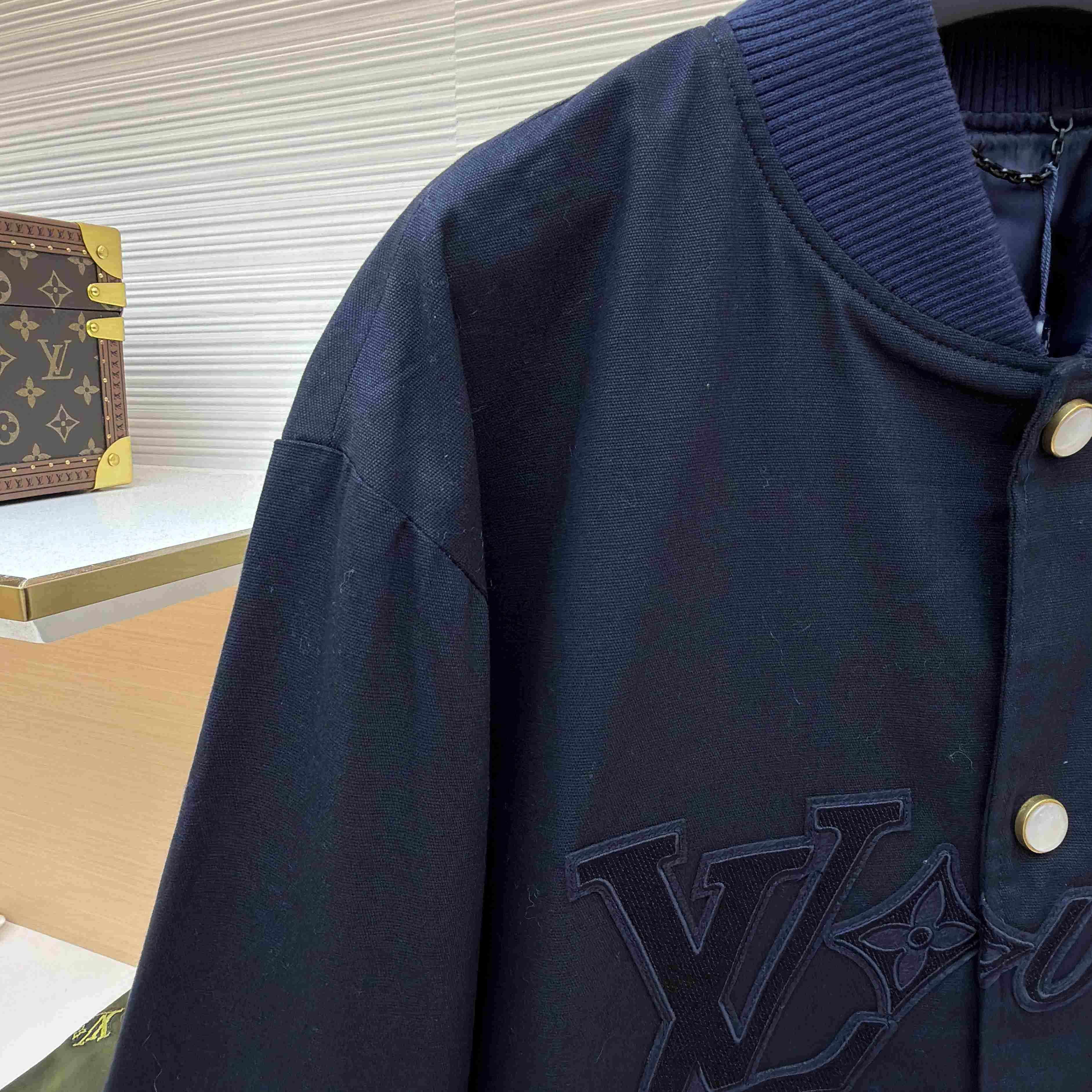 Louis Vuitton LV Lovers Bomber 1AGHW7 - DesignerGu