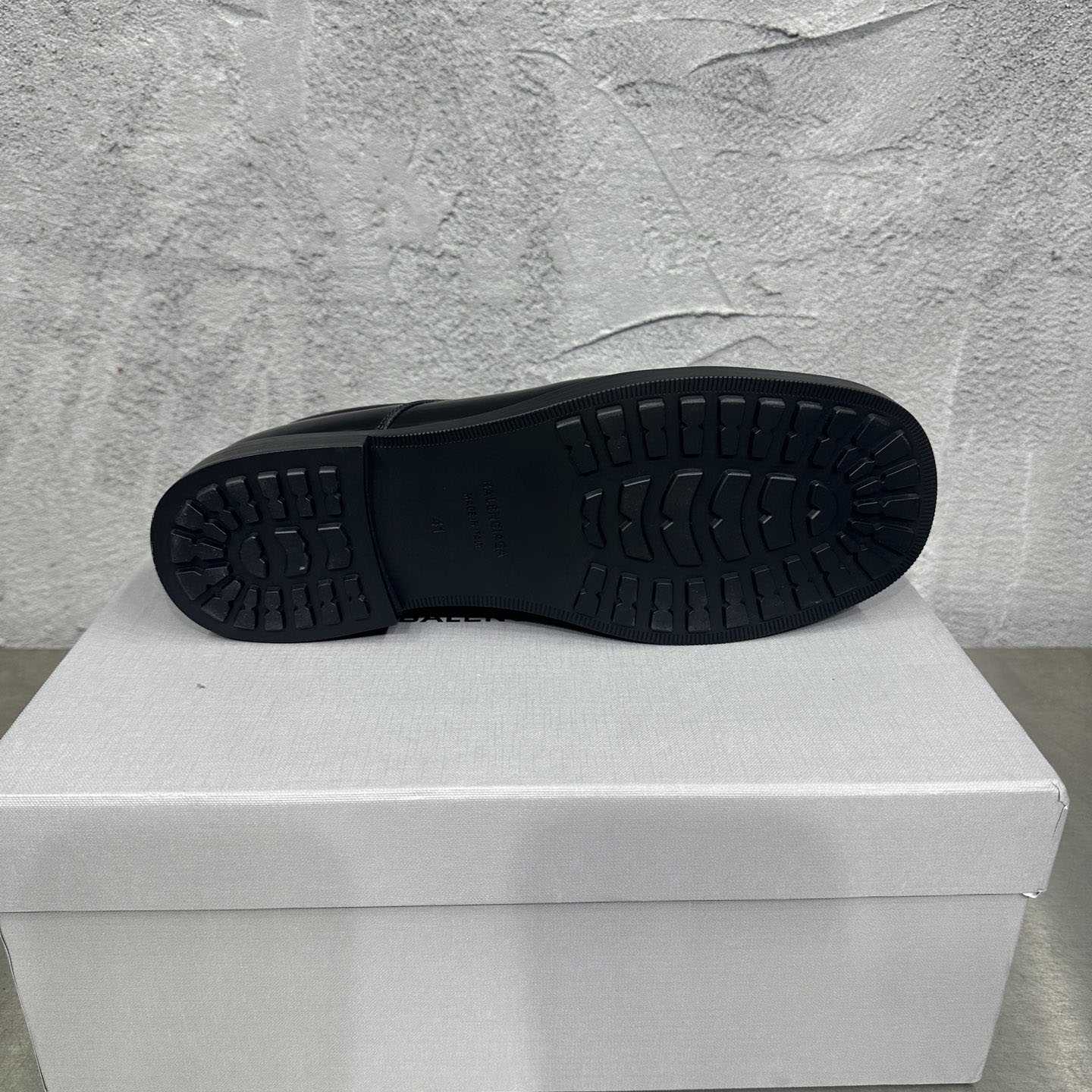 Balenciaga Comfy Derby In Black - DesignerGu