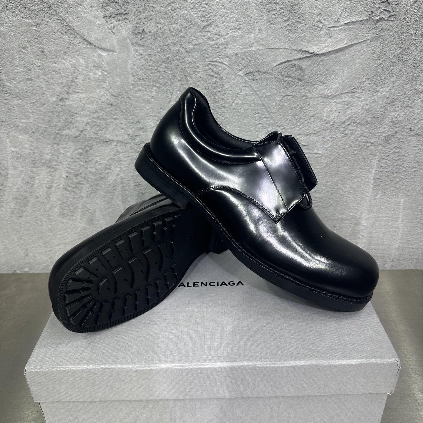 Balenciaga Comfy Derby In Black - DesignerGu
