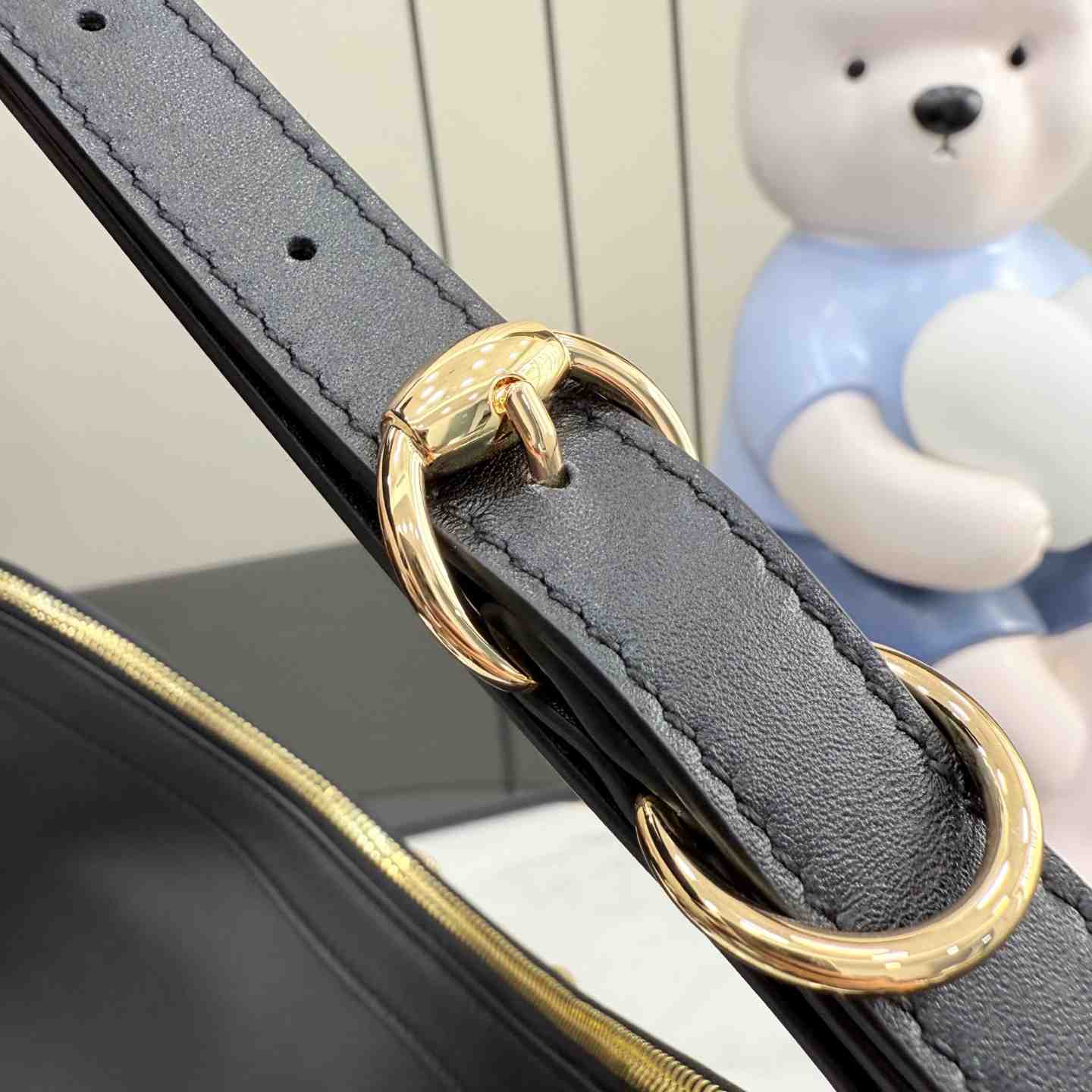 Gucci Starlet Large Shoulder Bag A00CI2 - DesignerGu