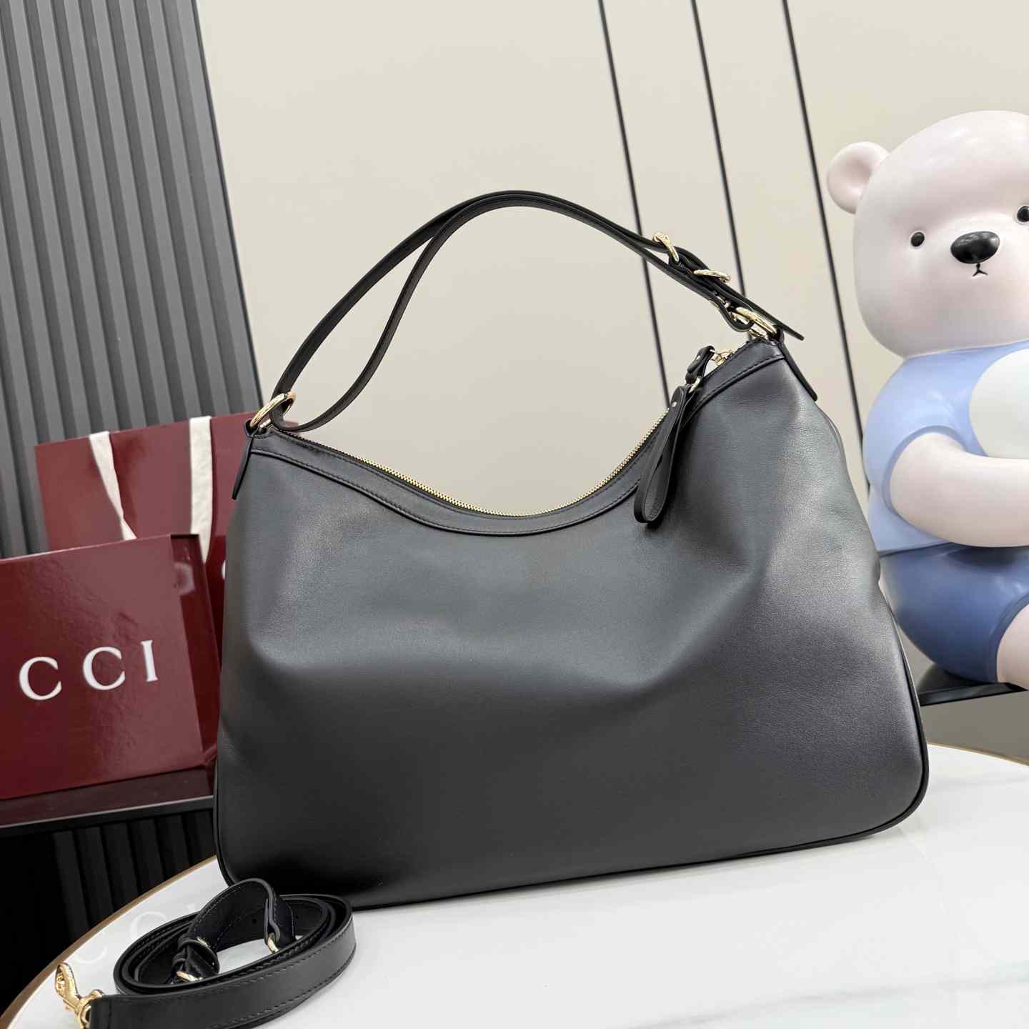 Gucci Starlet Large Shoulder Bag A00CI2 - DesignerGu