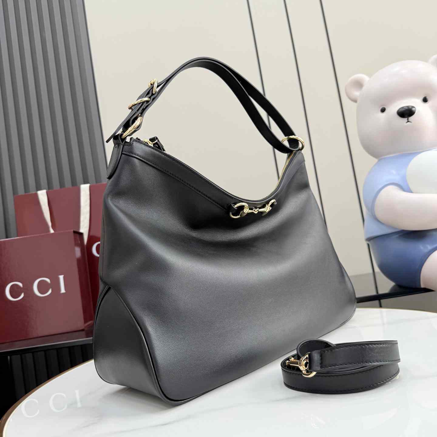 Gucci Starlet Large Shoulder Bag A00CI2 - DesignerGu