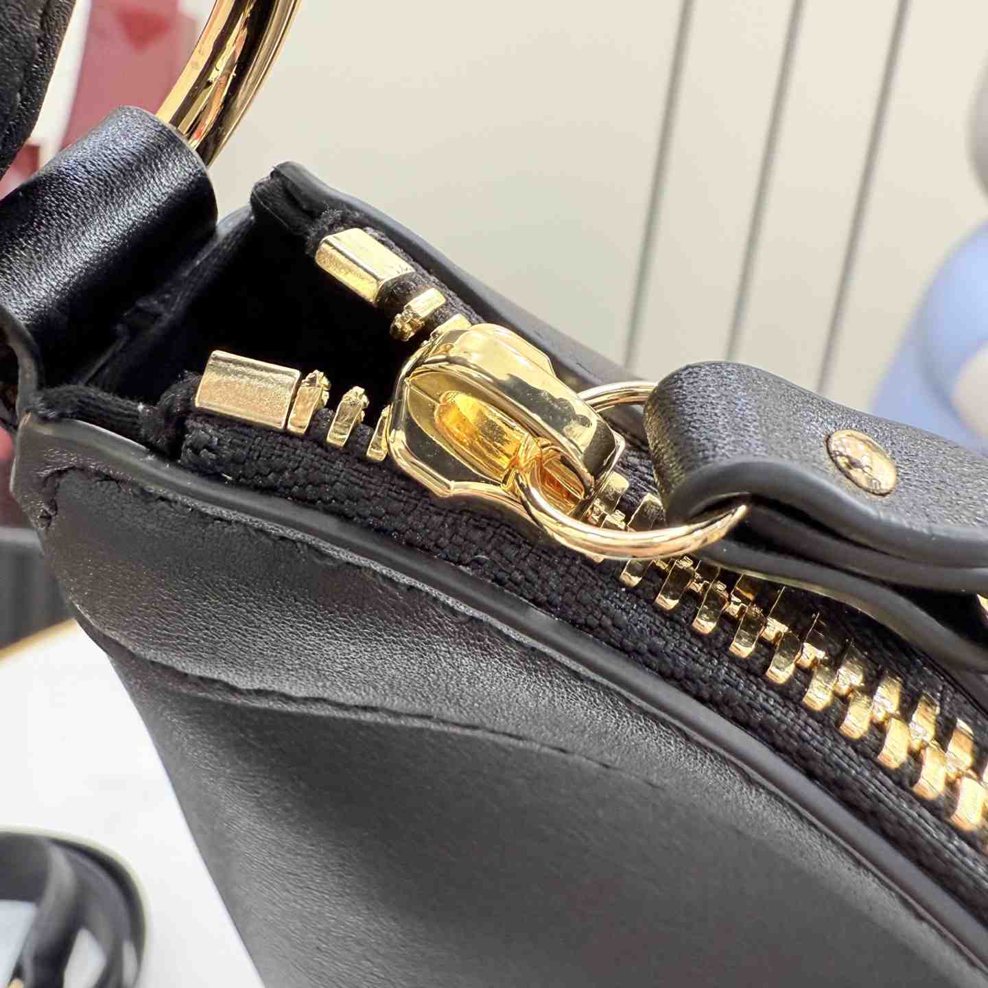 Gucci Starlet Large Shoulder Bag A00CI2 - DesignerGu